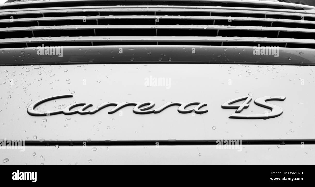 Carrera 4 s Abzeichen auf Porsche Stockfoto