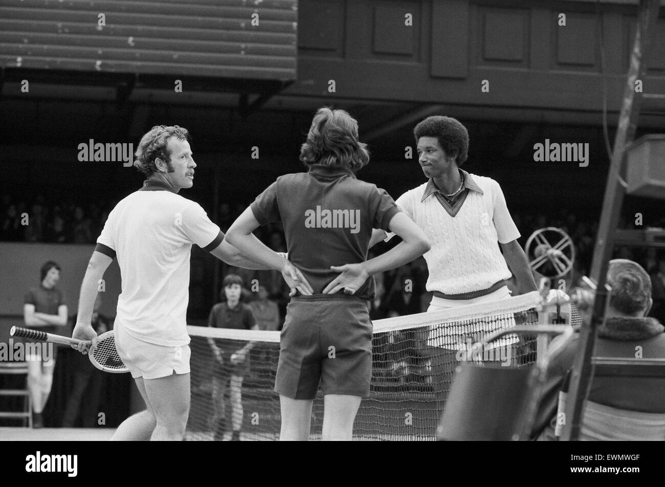 Arthur Robert Ashe, Jr. (10. Juli 1943 - 6. Februar 1993) war eine amerikanische Welt Nr. 1 Tennisspielerin Ashe, ein Afroamerikaner war der erste schwarze Spieler ausgewählt, um die Vereinigten Staaten Davis-Cup-Team und der einzige schwarze Mann jemals um die Sünde zu gewinnen Stockfoto