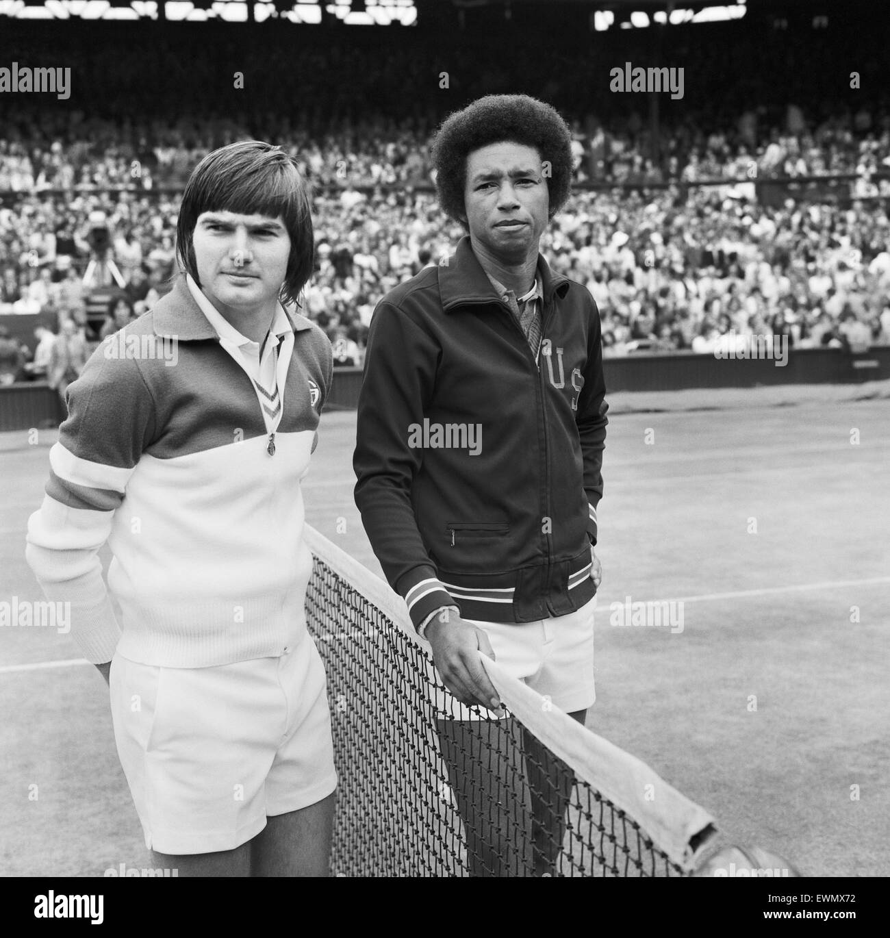 Arthur Robert Ashe, Jr. (10. Juli 1943 - 6. Februar 1993) war eine amerikanische Welt Nr. 1 Tennisspielerin Ashe, ein Afroamerikaner war der erste schwarze Spieler ausgewählt, um die Vereinigten Staaten Davis-Cup-Team und der einzige schwarze Mann jemals um die Sünde zu gewinnen Stockfoto