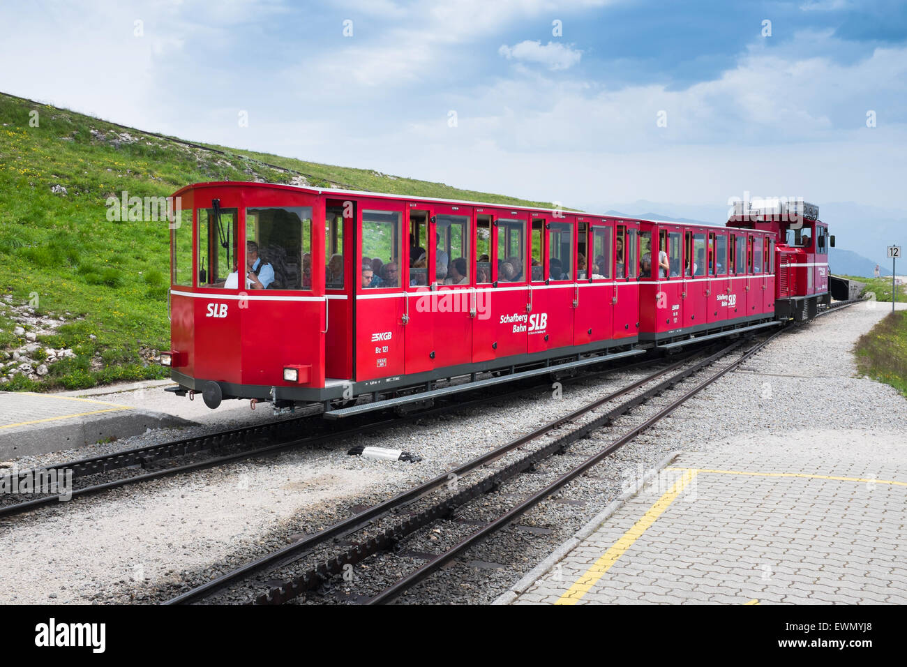 Schafbergbahn, Berg-Dampfzug auf der Oberseite Schafberg Mountain, Salzkammergut, Österreich Stockfoto