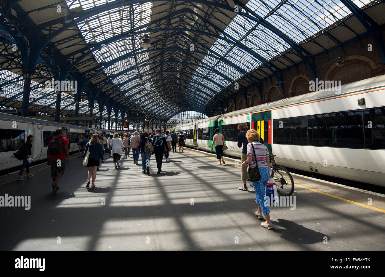 Fernbahn-Bahnhof Brighton Stockfoto