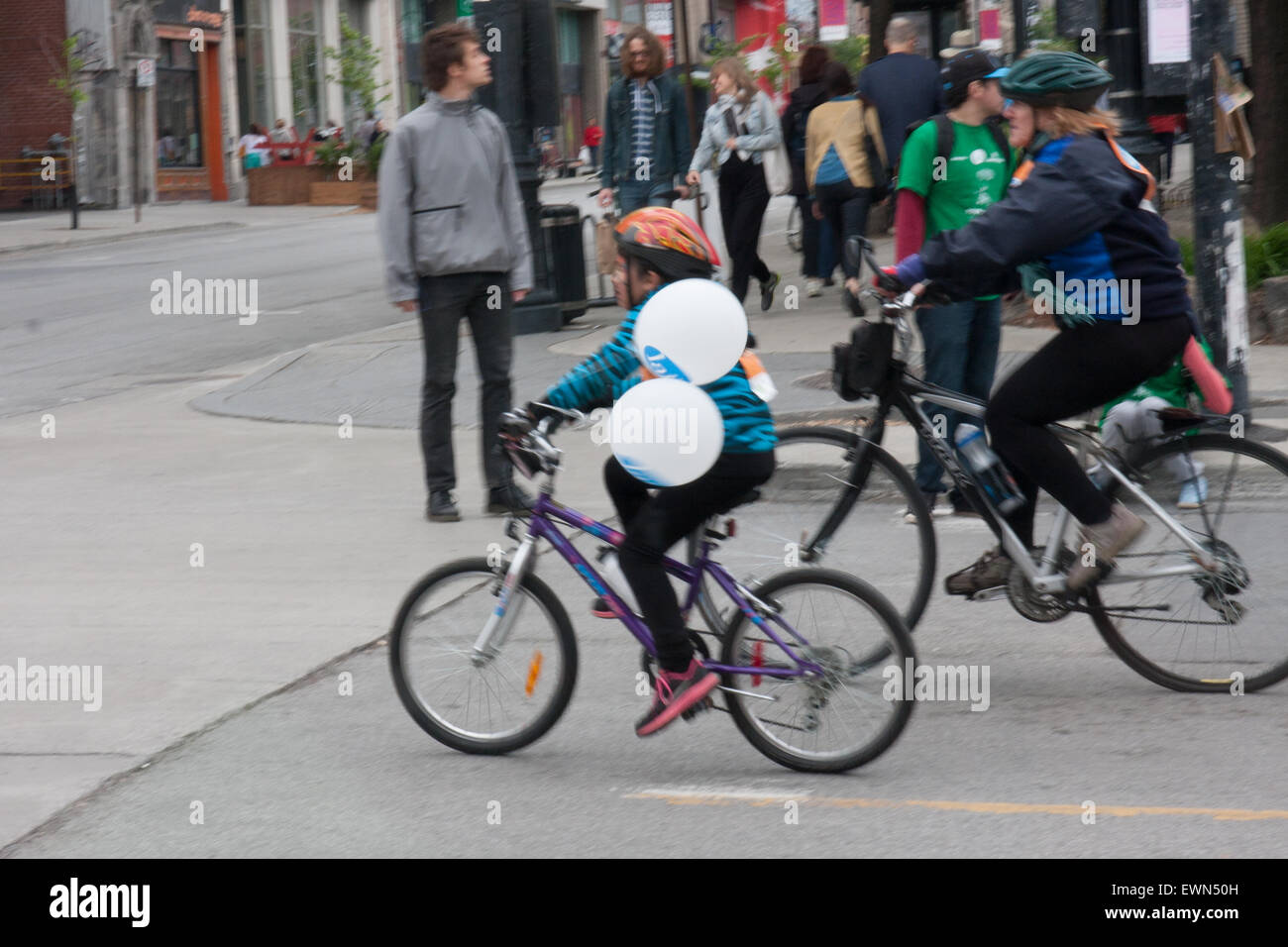 Fahrrad fahren in Zentrum von Montreal Stockfoto
