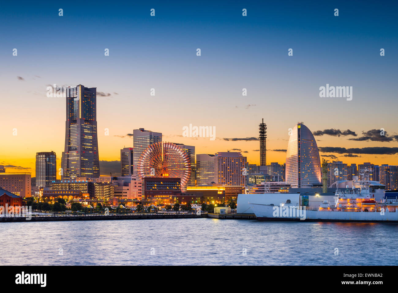 Yokohama, Japan Sonnenuntergang Skyline. Stockfoto