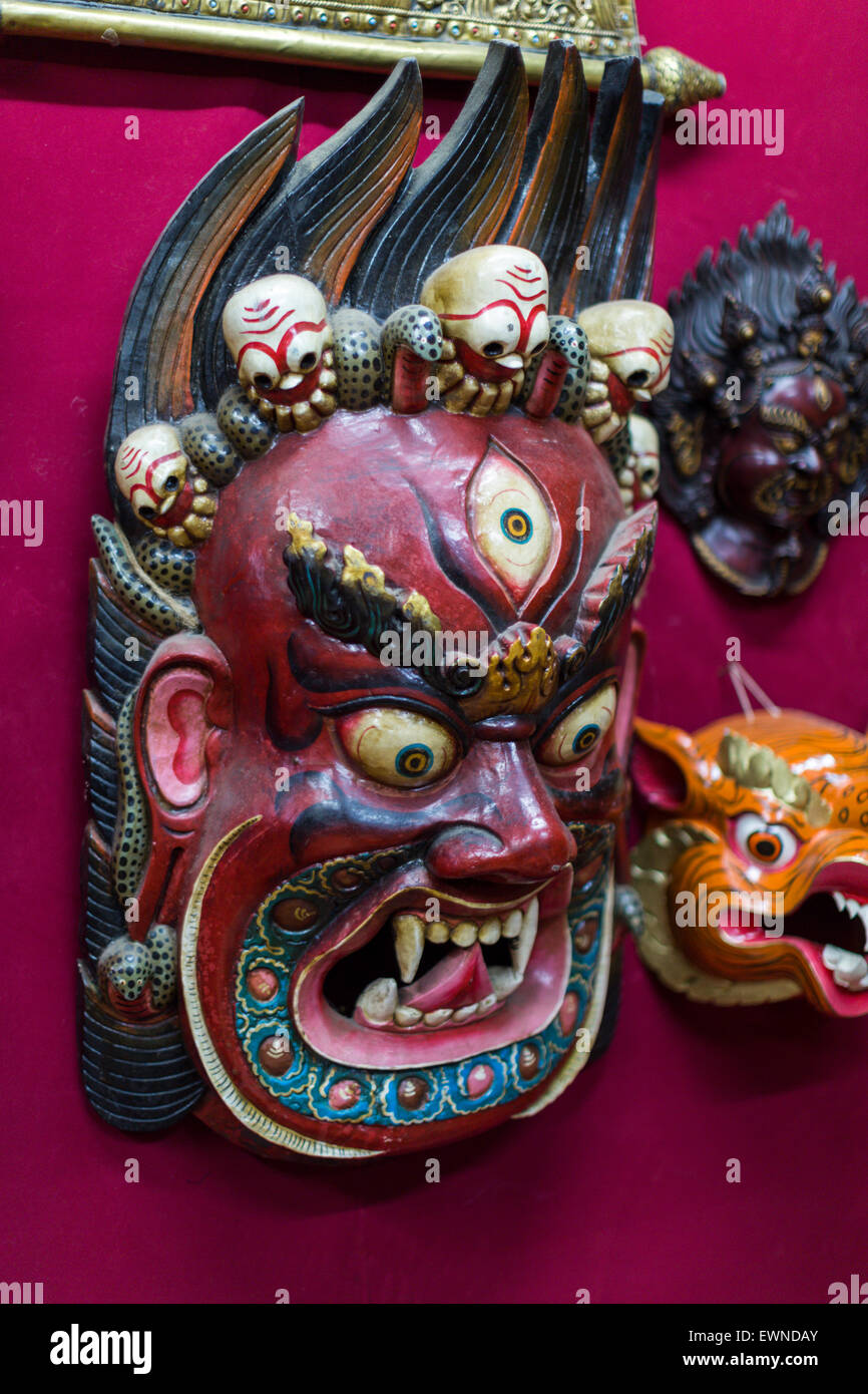 Masken im Souvenir-Shop, Yathra, Bumthang, Bhutan Stockfoto