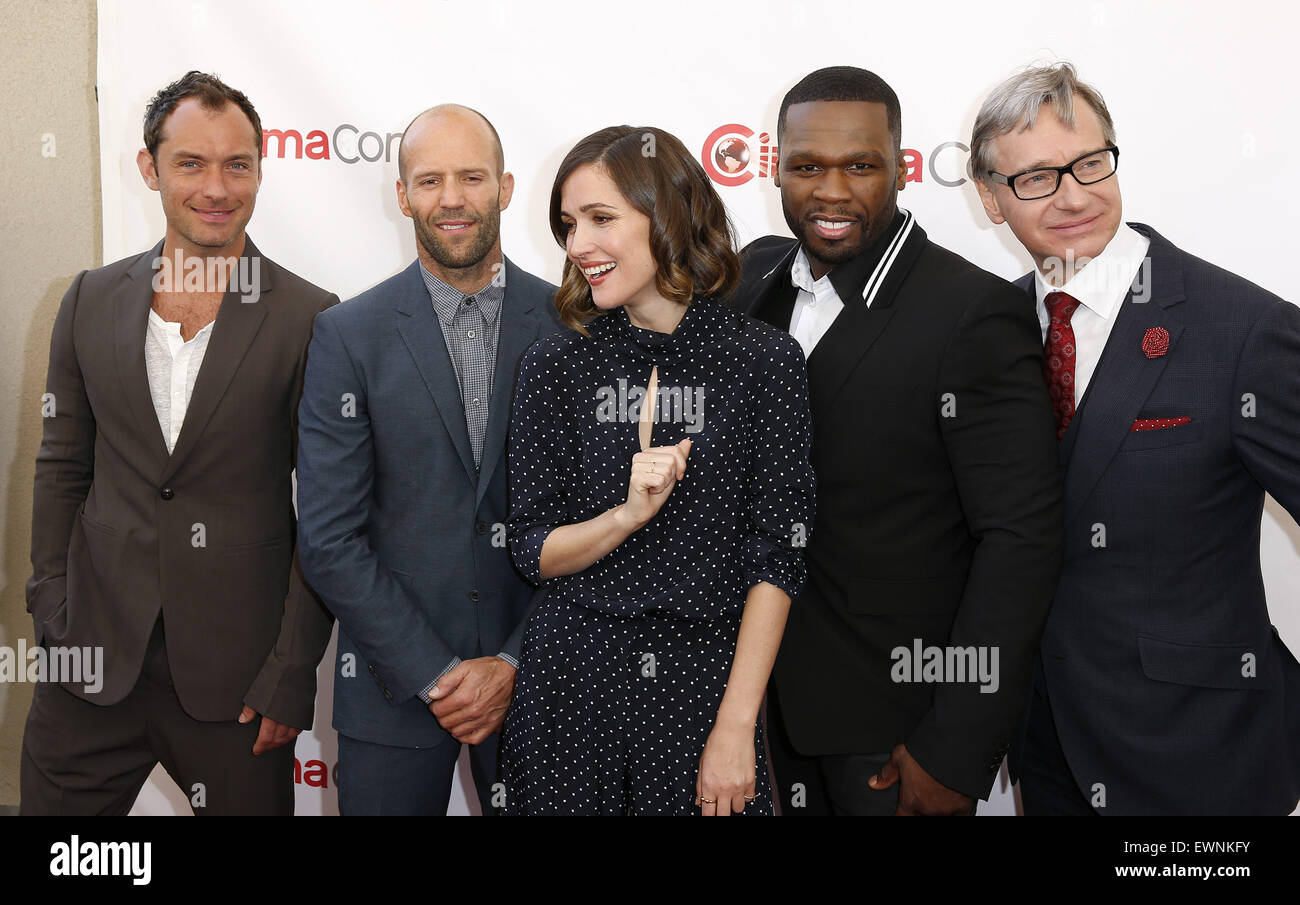 20th Century Fox Ankunft während 2015 CinemaCon im Caesars Palace Las Vegas mit: Jude Law, Jason Statham, Rose Byrne, Curtis 50 Cent Jackson, Paul Feig Where: Las Vegas, Nevada, Vereinigte Staaten, wann: 23. April 2015 Stockfoto