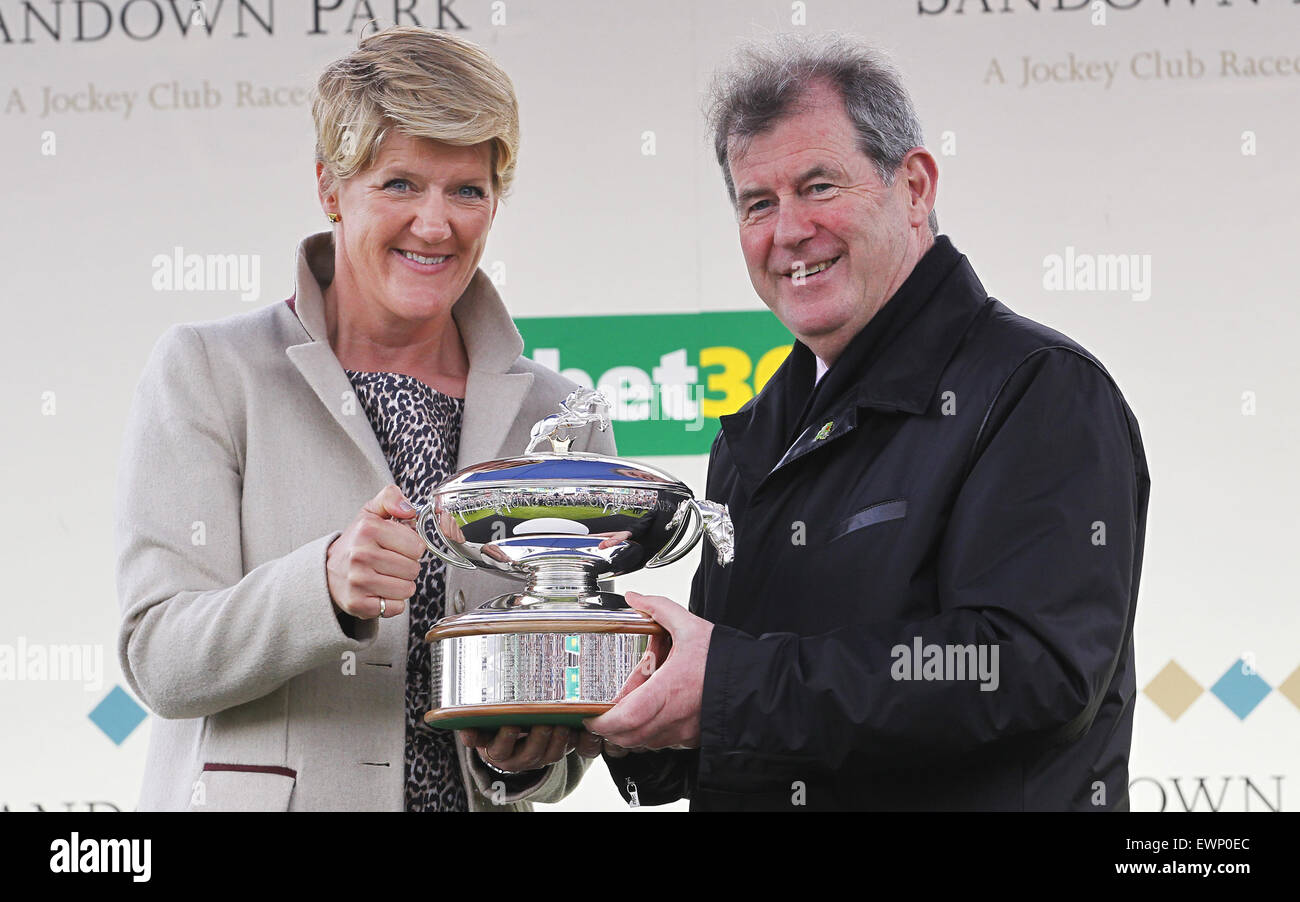 AP McCoys letzte Tag als Jockey in Sandown Park Featuring: Clare Balding, JP McManus Where: Esher, United Kingdom bei: 25. April 2015 Stockfoto