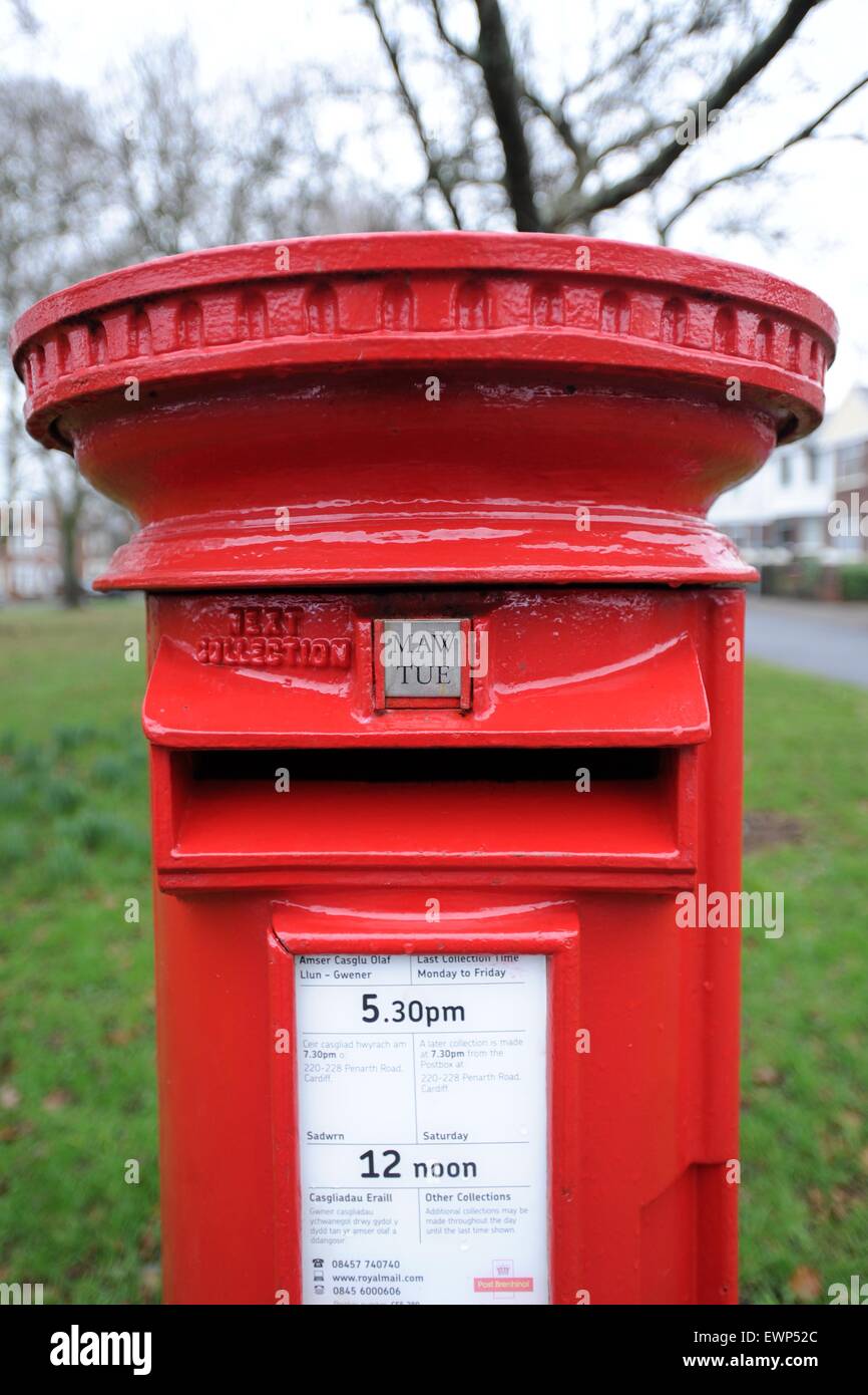 Eine rote Royal Mail-Postfach. Stockfoto