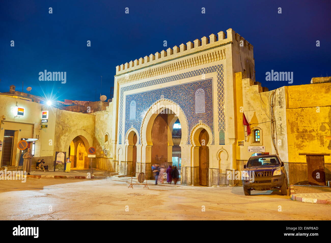 Medina von Fes, Bab Bou Jeloud Tor, eines der schönsten Tore nach Medina, Marokko, Afrika Stockfoto
