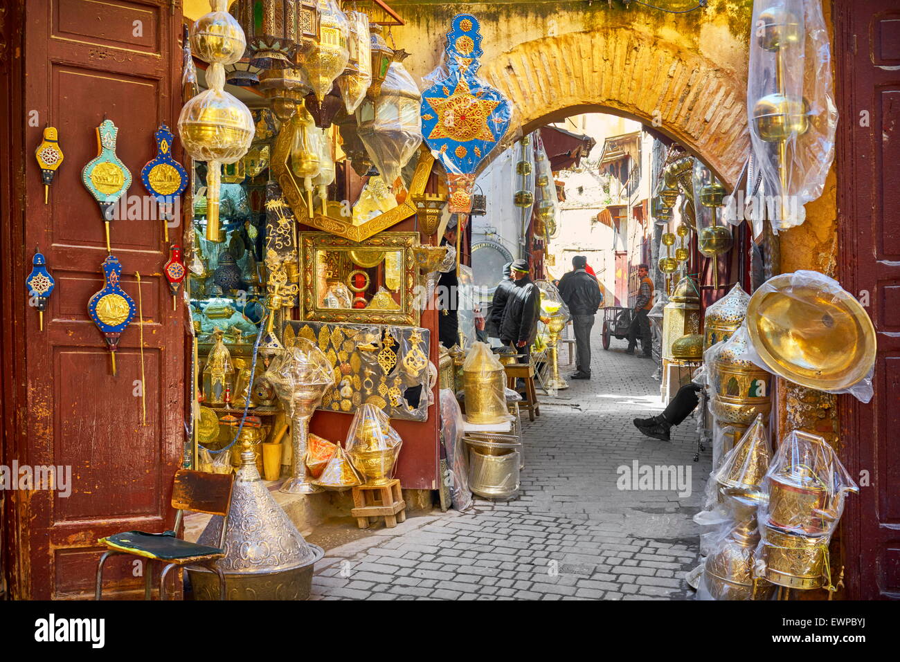 Altstadt von Fes, Souk in Medina, Marokko, Afrika Stockfoto