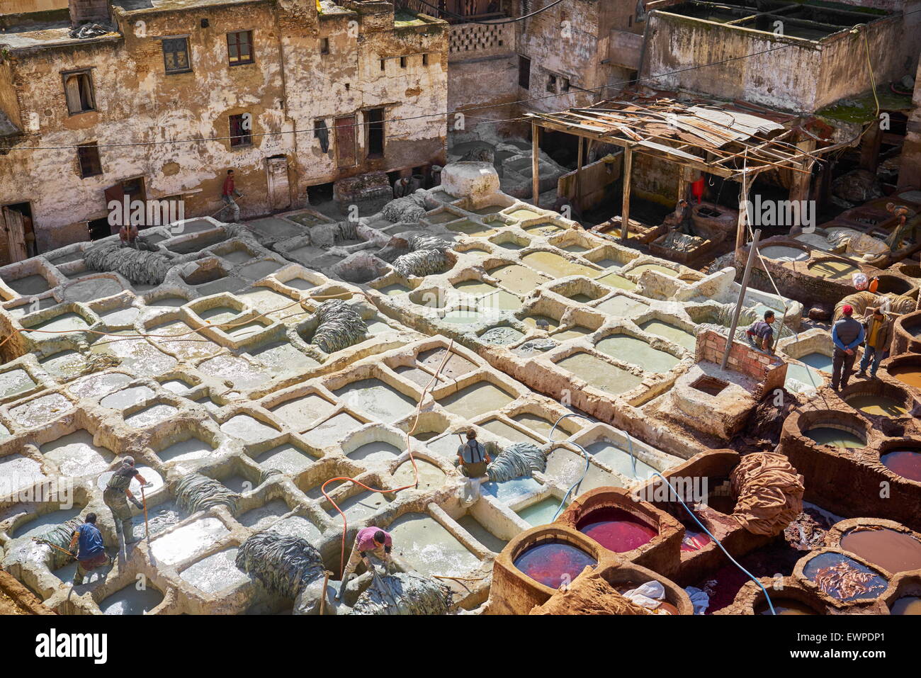 Fes - Chouwara-Leder-Gerberei in Fes Medina, Marokko, Afrika Stockfoto