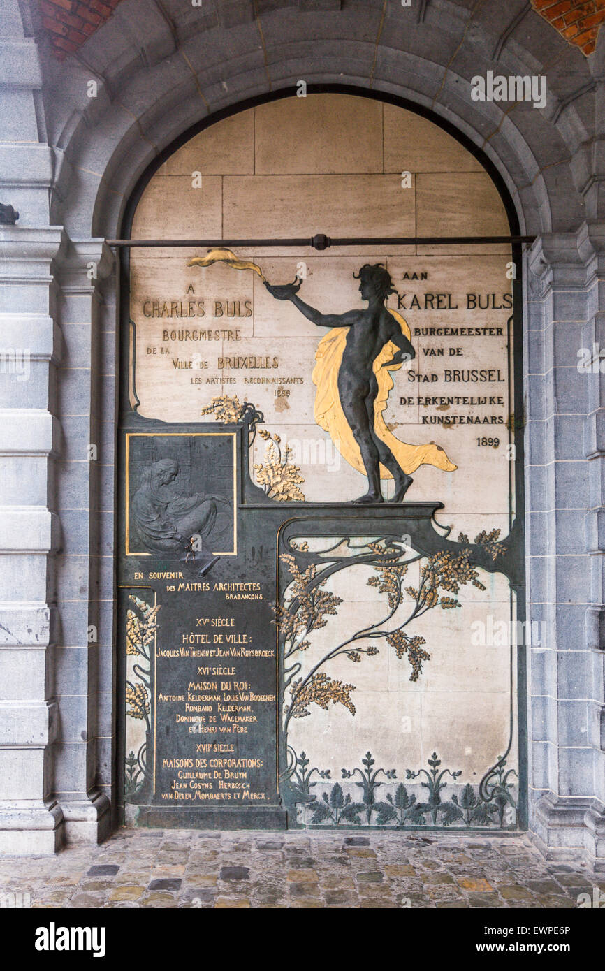 Gedenk-Relief, Grande Place, Brüssel, Belgien Stockfoto