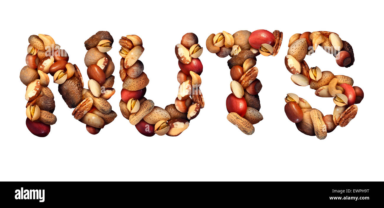 Muttern-Symbol als Buchstaben gemacht mit einem gemischten Sortiment an rohen Samen Pecan mit Walnuss-Paranuss-Erdnuss, Haselnuss, Pistazie Mandel und Cashew als gesunde Nahrung Symbol und nahrhaftes Protein isoliert auf einem weißen Hintergrund. Stockfoto
