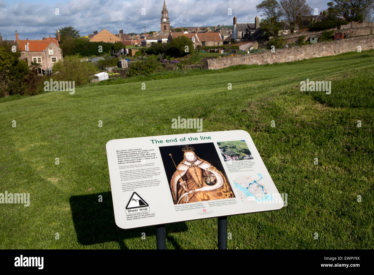 Infotafel über Königin Elizabeth die erste, Berwick-upon-Tweed, Northumberland, England, UK Stockfoto
