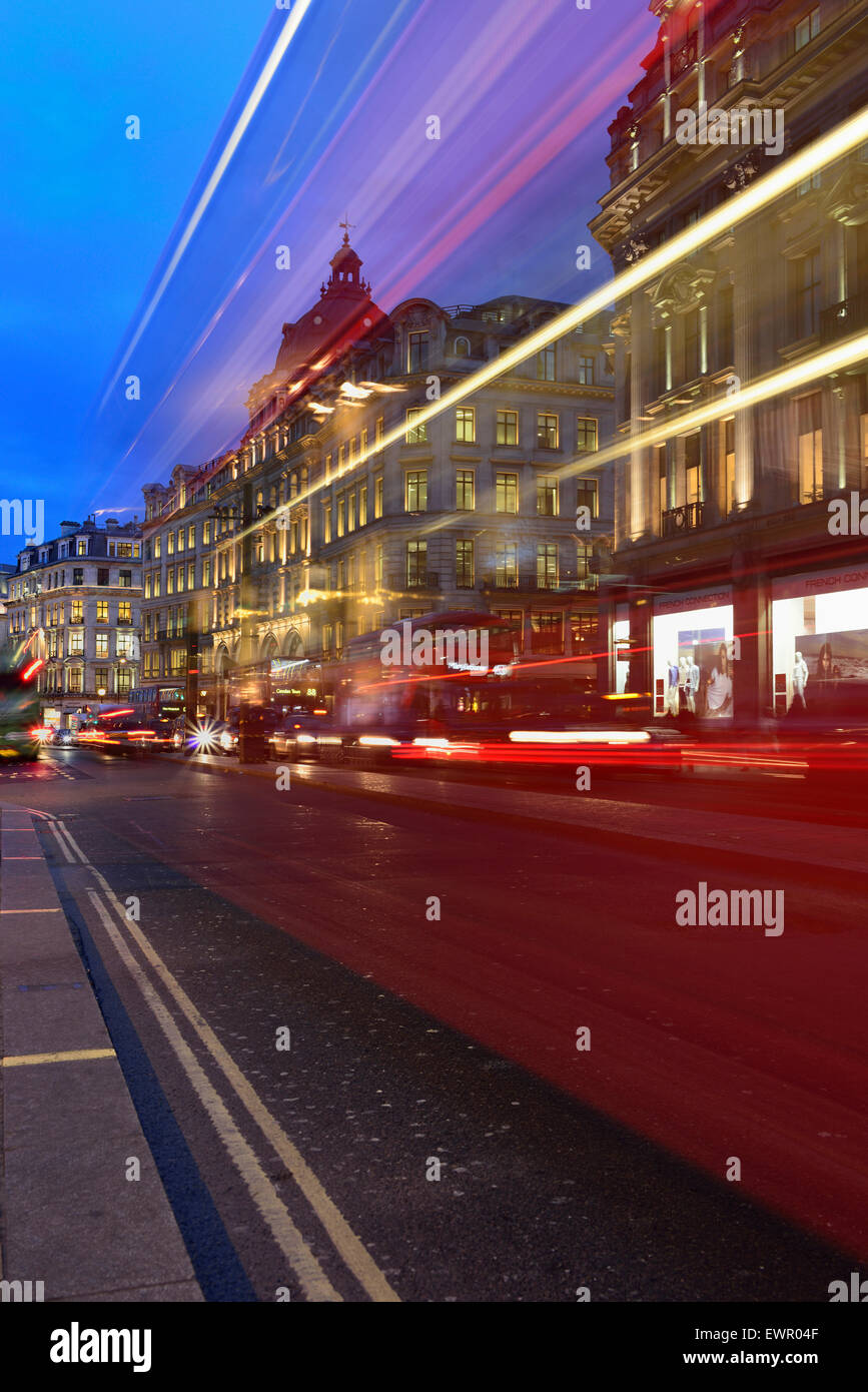 Verkehr an der Regent Street, London W1, Vereinigtes Königreich Stockfoto