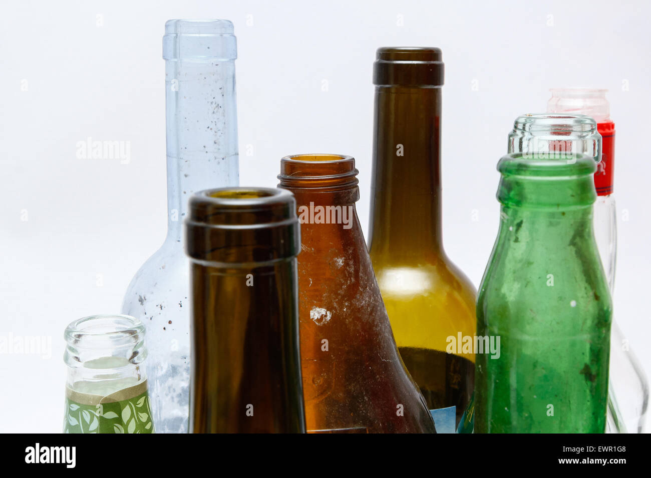 Glasflaschen, groß für Recycling und Umweltthemen verwendet. Stockfoto