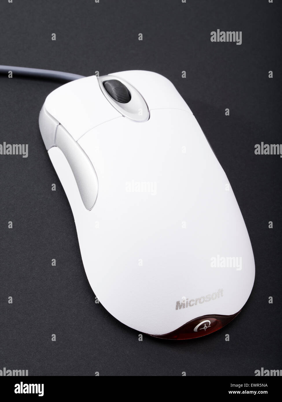 Microsoft IntelliMouse IO 1.1 eingeführt 1996 optische Maus USB-verkabelt Stockfoto