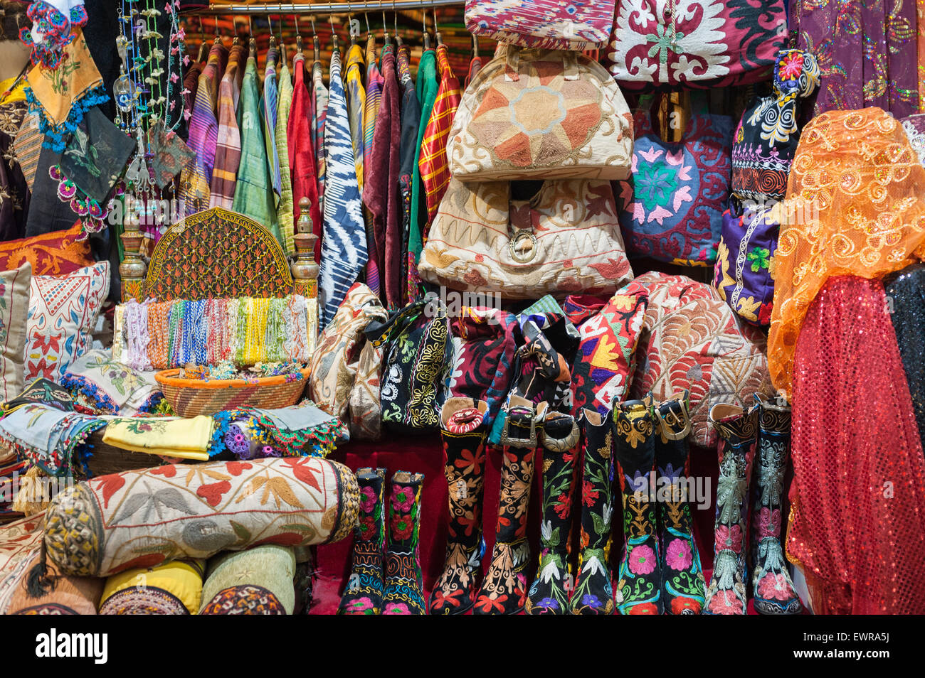 Textilien In der großen Bazzar Istanbul Stockfoto