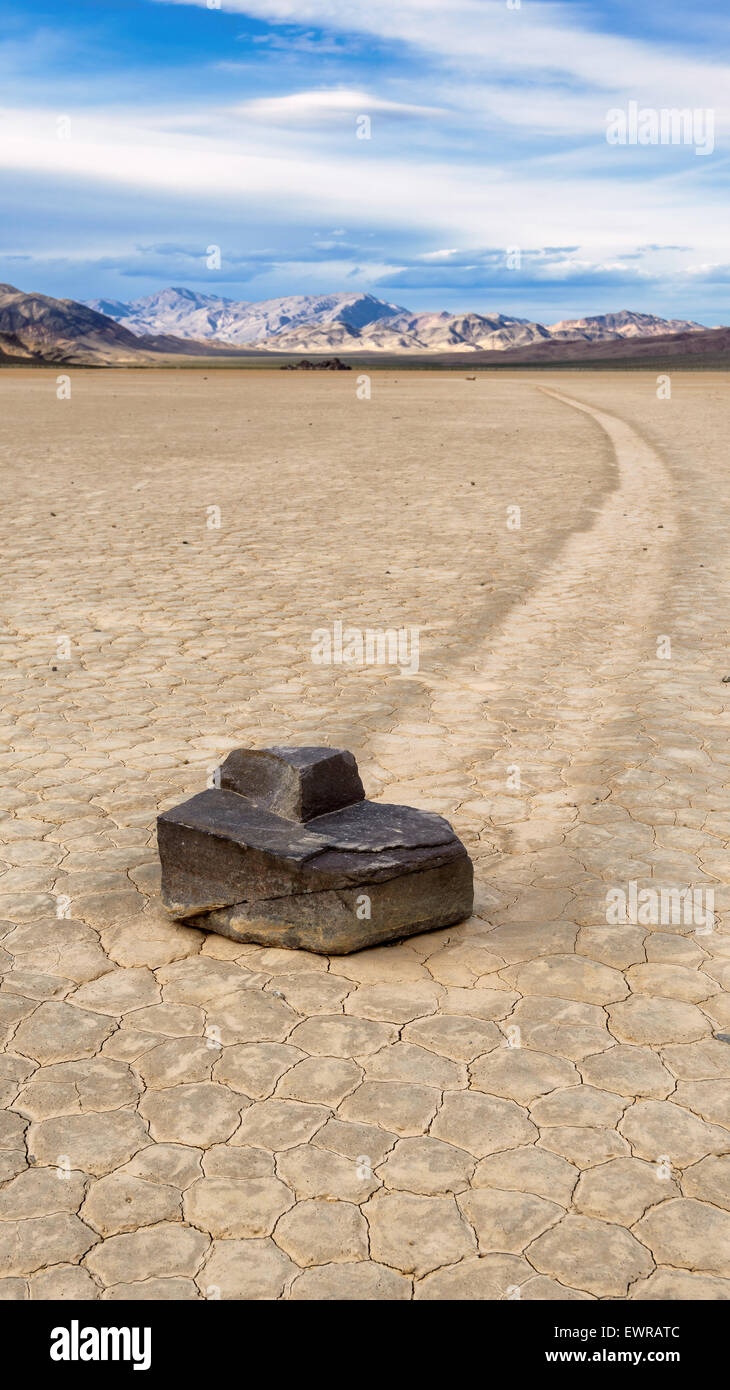 Segeln Sie Stein am Racetrack Playa in Death Valley Nationalpark, Kalifornien. Stockfoto
