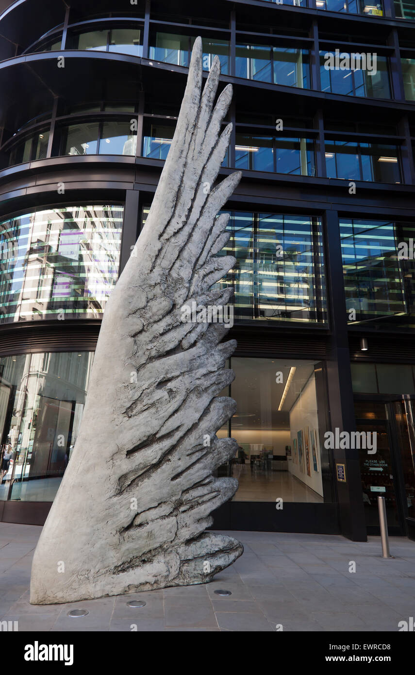 City-Wing, eine Bronzeskulptur von Christopher Le Brun, PRA, im Jahr 2013. Stockfoto