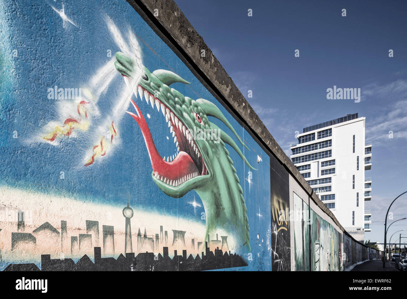 Berlin Wall, East Side Gallery, lebendigen Ebenen, Wolkenkratzer, Mediaspree, Berlin, Deutschland Stockfoto