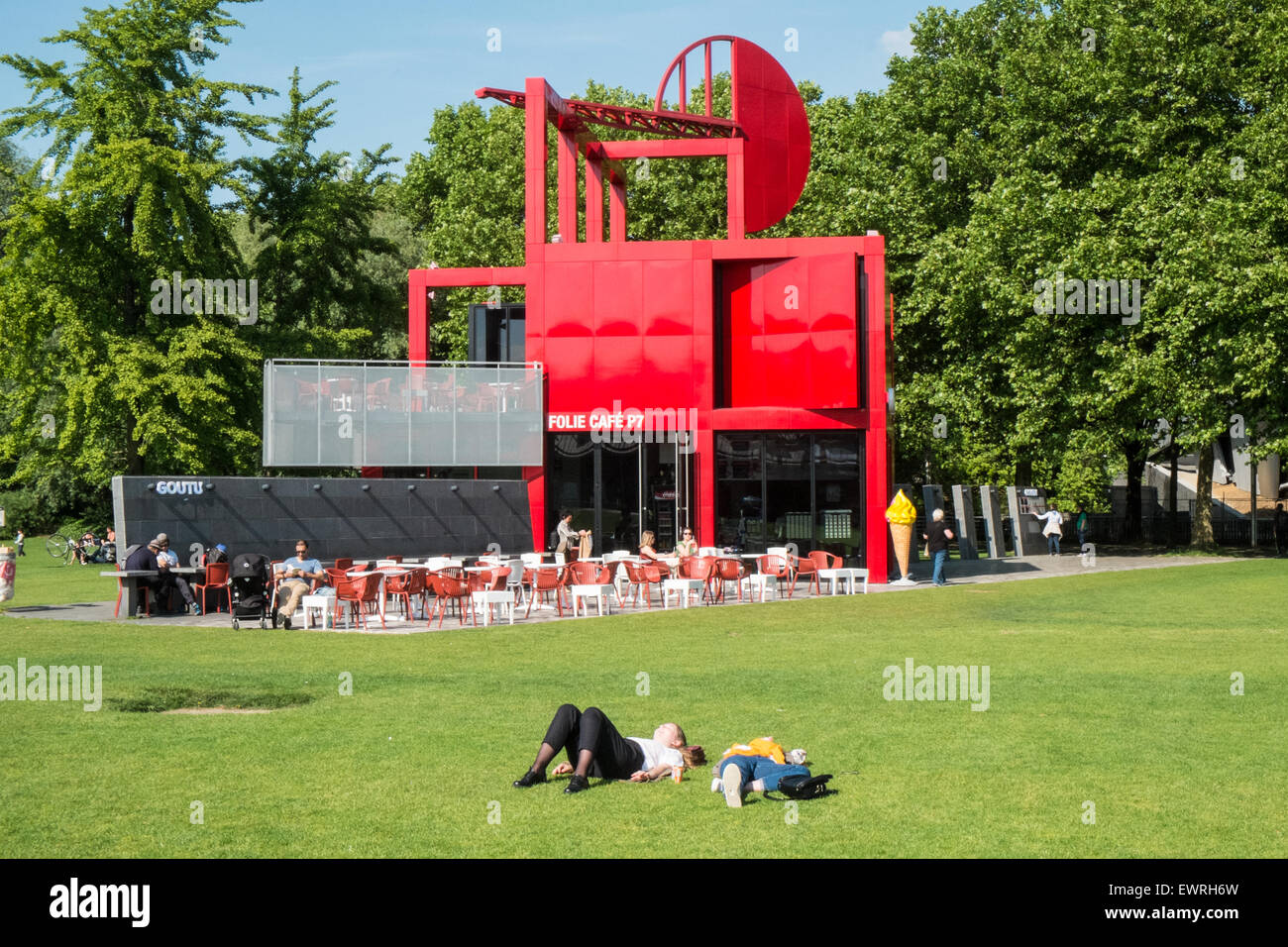 Parc De La Villette, Wissenschaft und Kultur-Zone, Bezirk, Stadt der Wissenschaft und Industrie, Gärten, Torheiten, darunter Konzert-Locations. Stockfoto