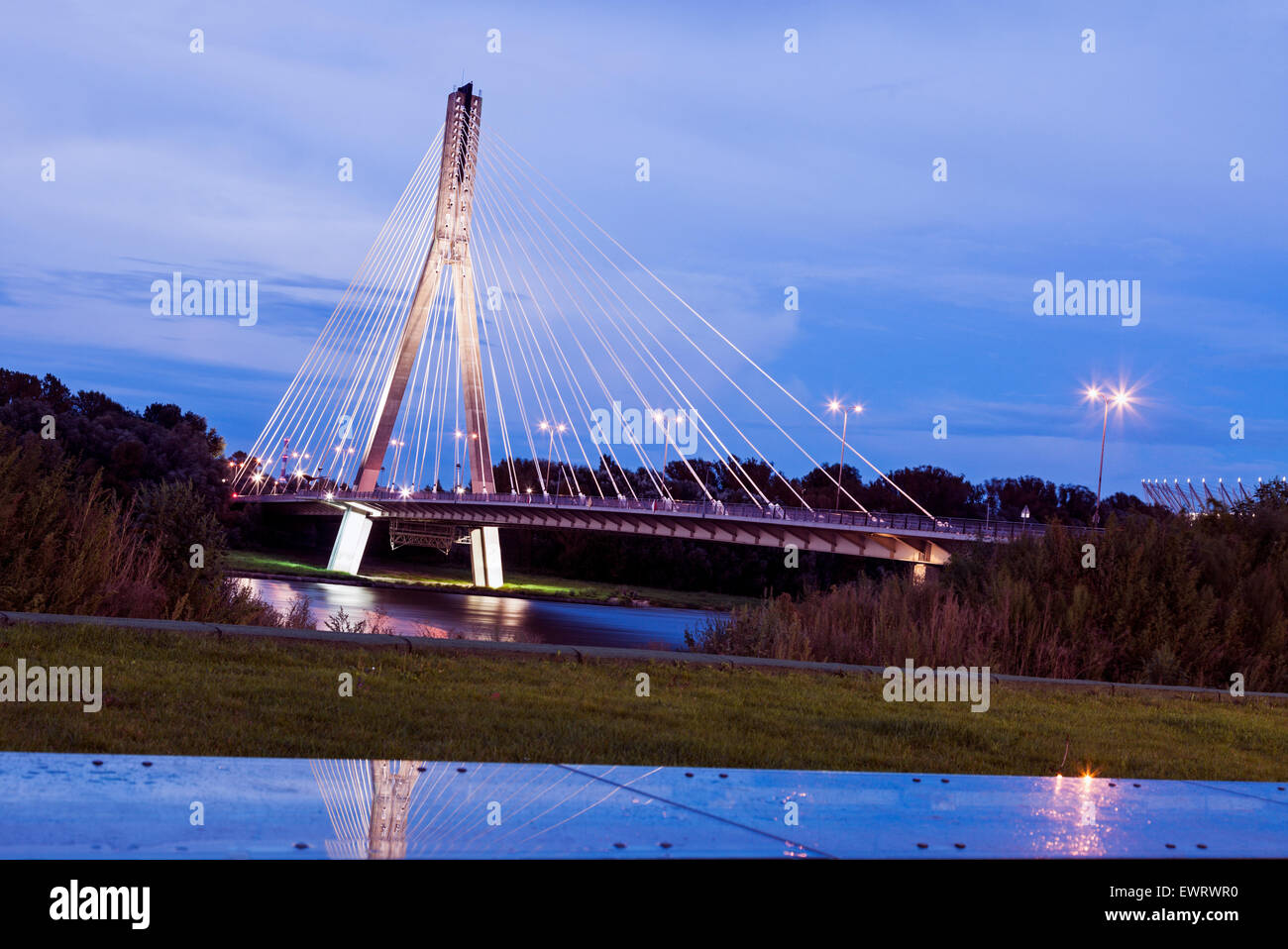 Fusse Brücke Abendzeit - Warschau, Polen, Europa Stockfoto