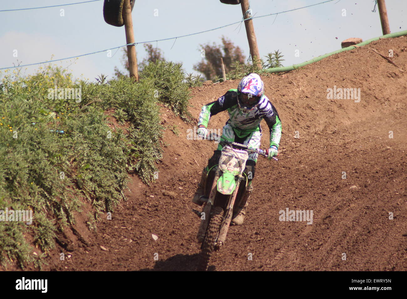 Aktion-Motorrad, Motocross, Geschwindigkeit und Stunts Sprung durch die Luft Stockfoto