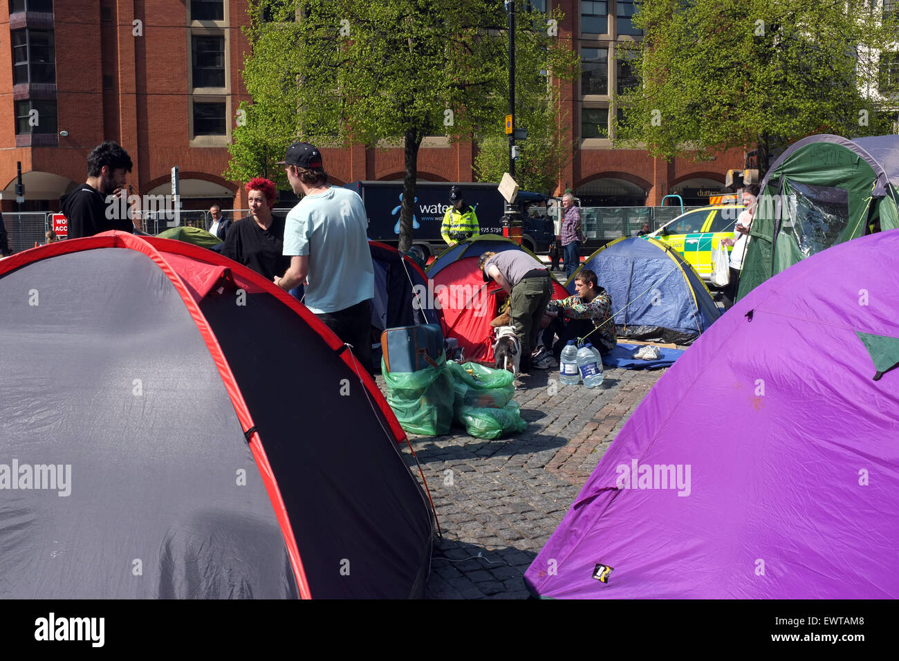 Obdachlose Demonstranten Camping in Albert Square, Manchester England England Stockfoto