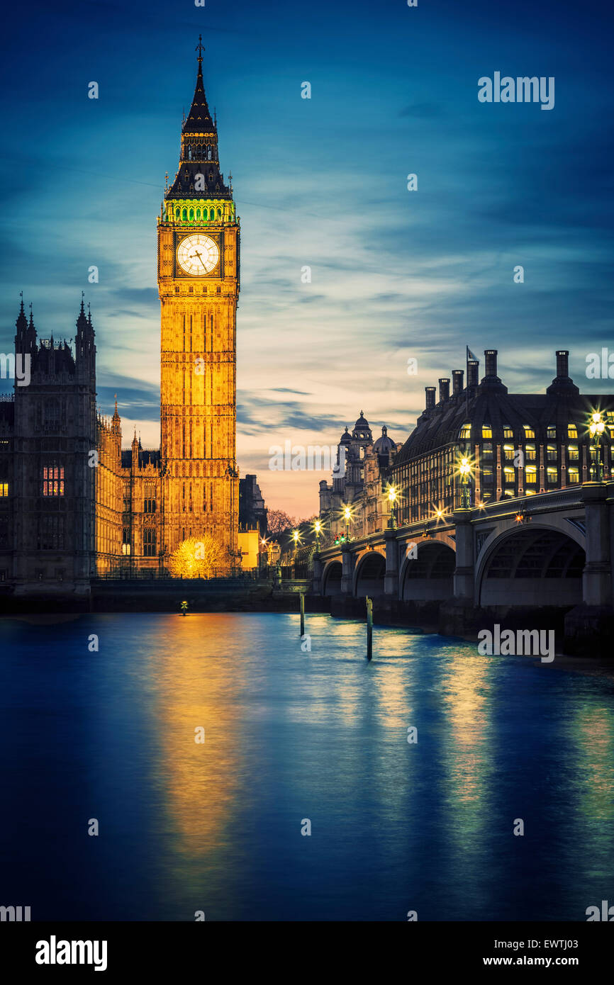 Berühmten Big Ben Tower in London bei Sonnenuntergang, UK. Stockfoto