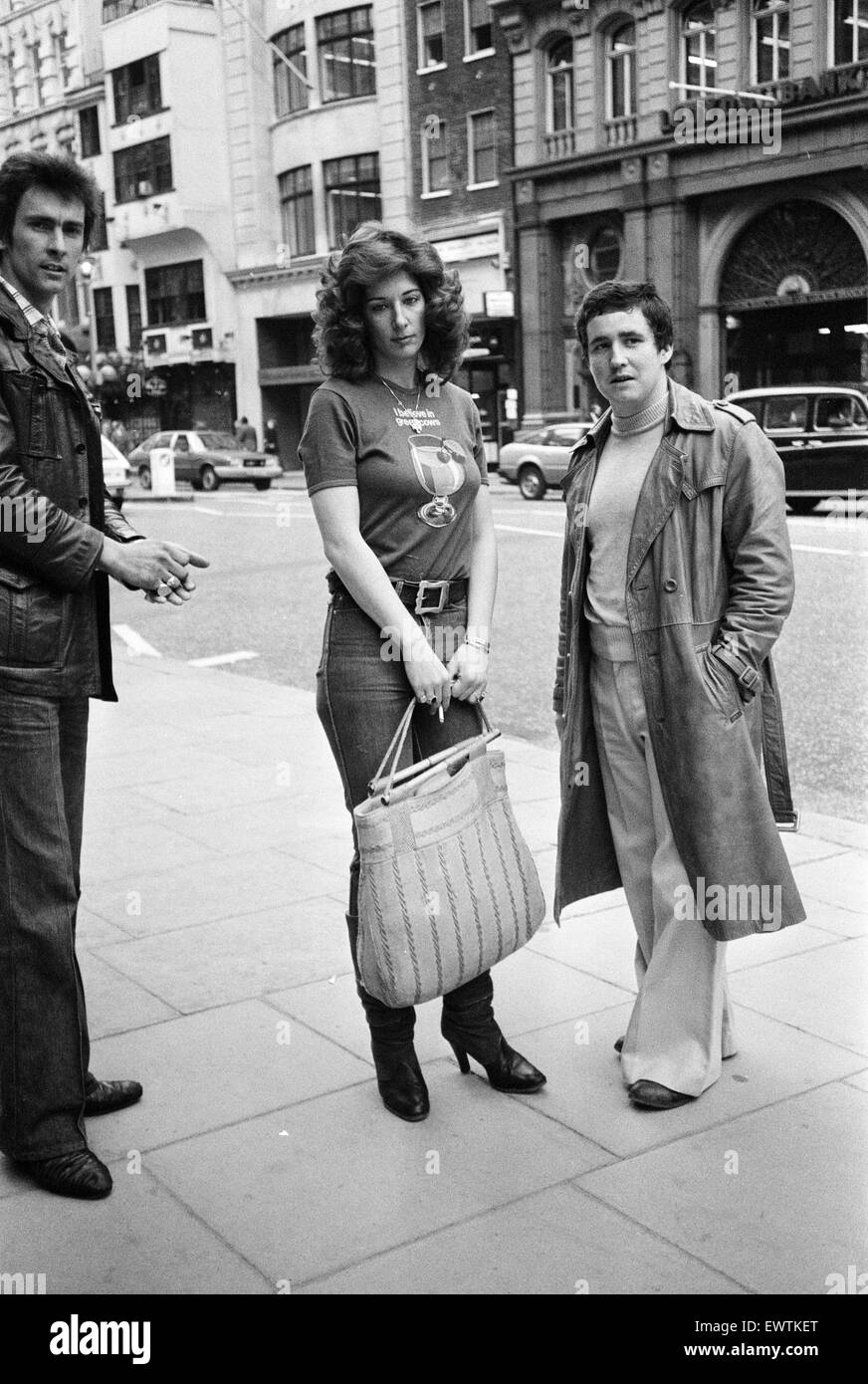 Lovenia McKenny, Tochter von Henry McKenny, besucht Kaution Anwendung durch seinen Rat an der High Court, London, 26. September 1979. Der Fall wurde vertagt, bis morgen. Stockfoto
