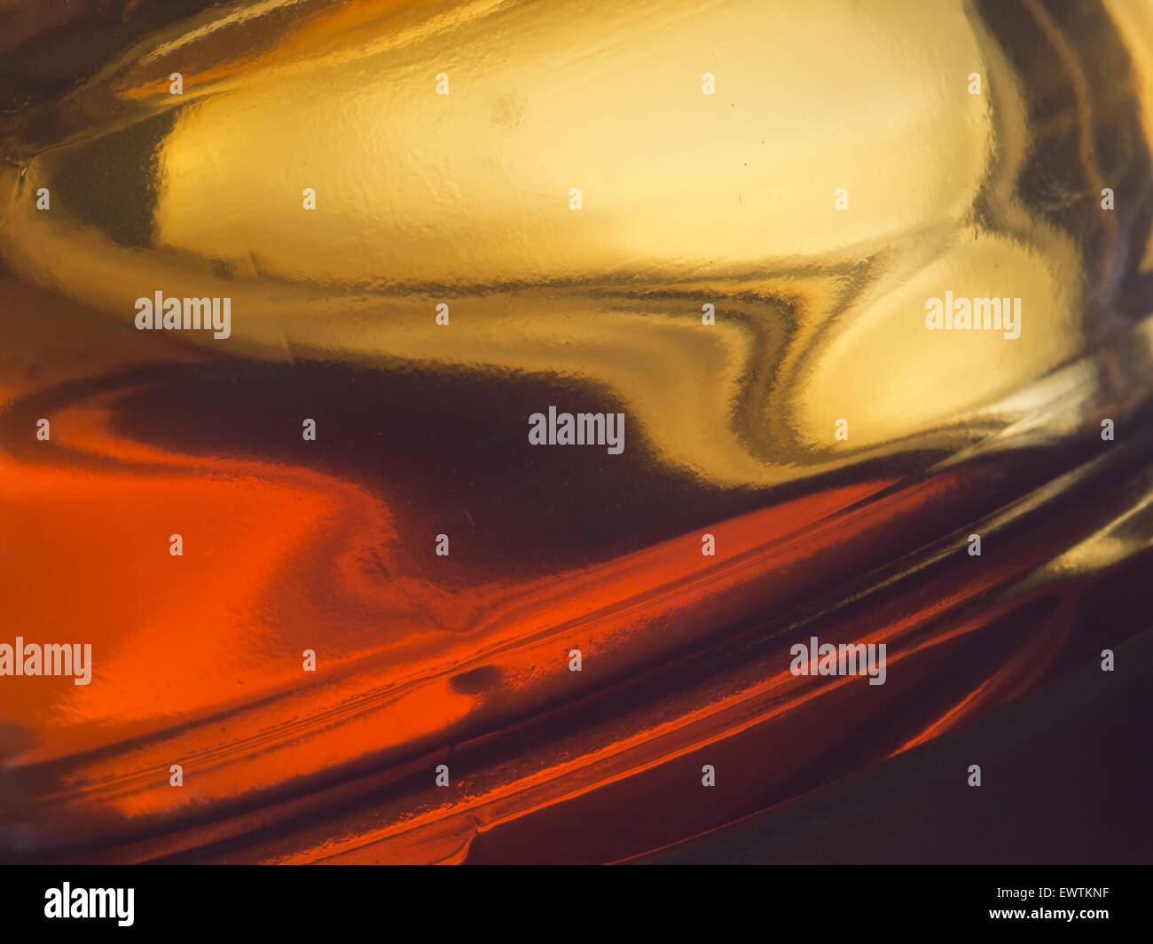 Flüssiger Honig Detail. Bauernhof produziert Honig in dickem Glas Topf. Stockfoto