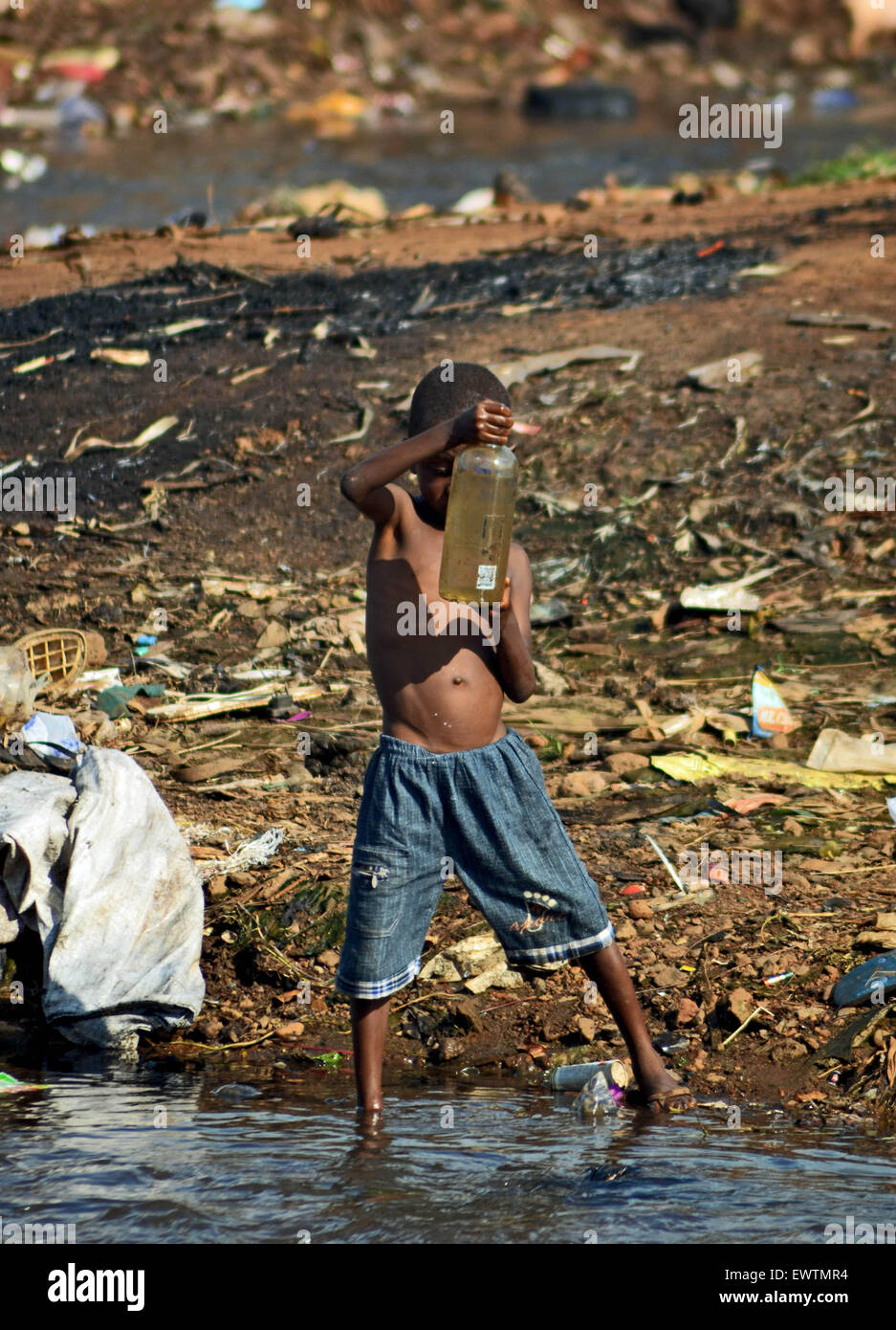 Kroo Bay, Freetown, Sierra Leone, bei einem Ausbruch der Cholera im Jahr 2012. Stockfoto