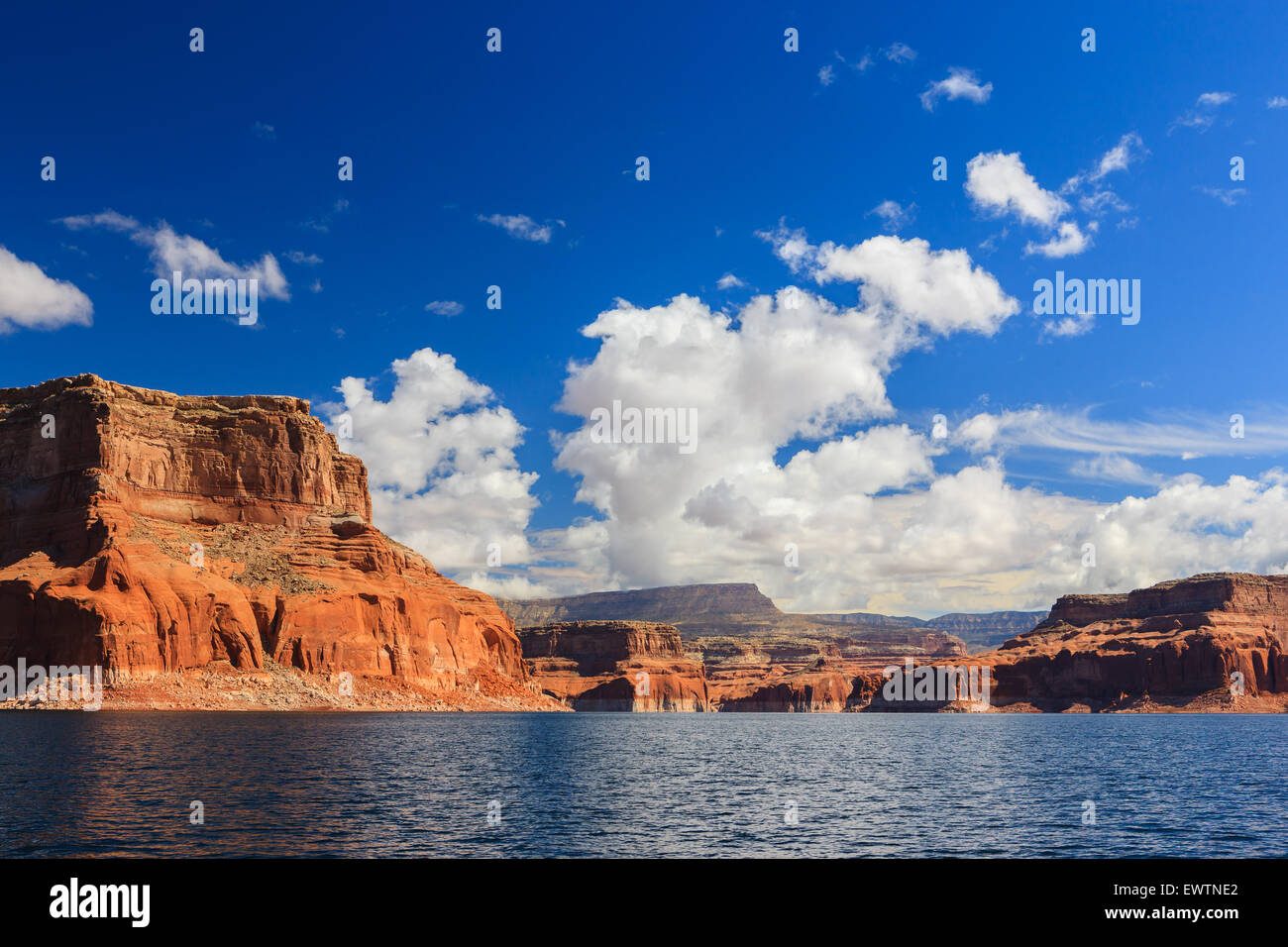 Canyon Wände am Lake Powell an der Grenze zwischen Arizona und Utah, USA Stockfoto