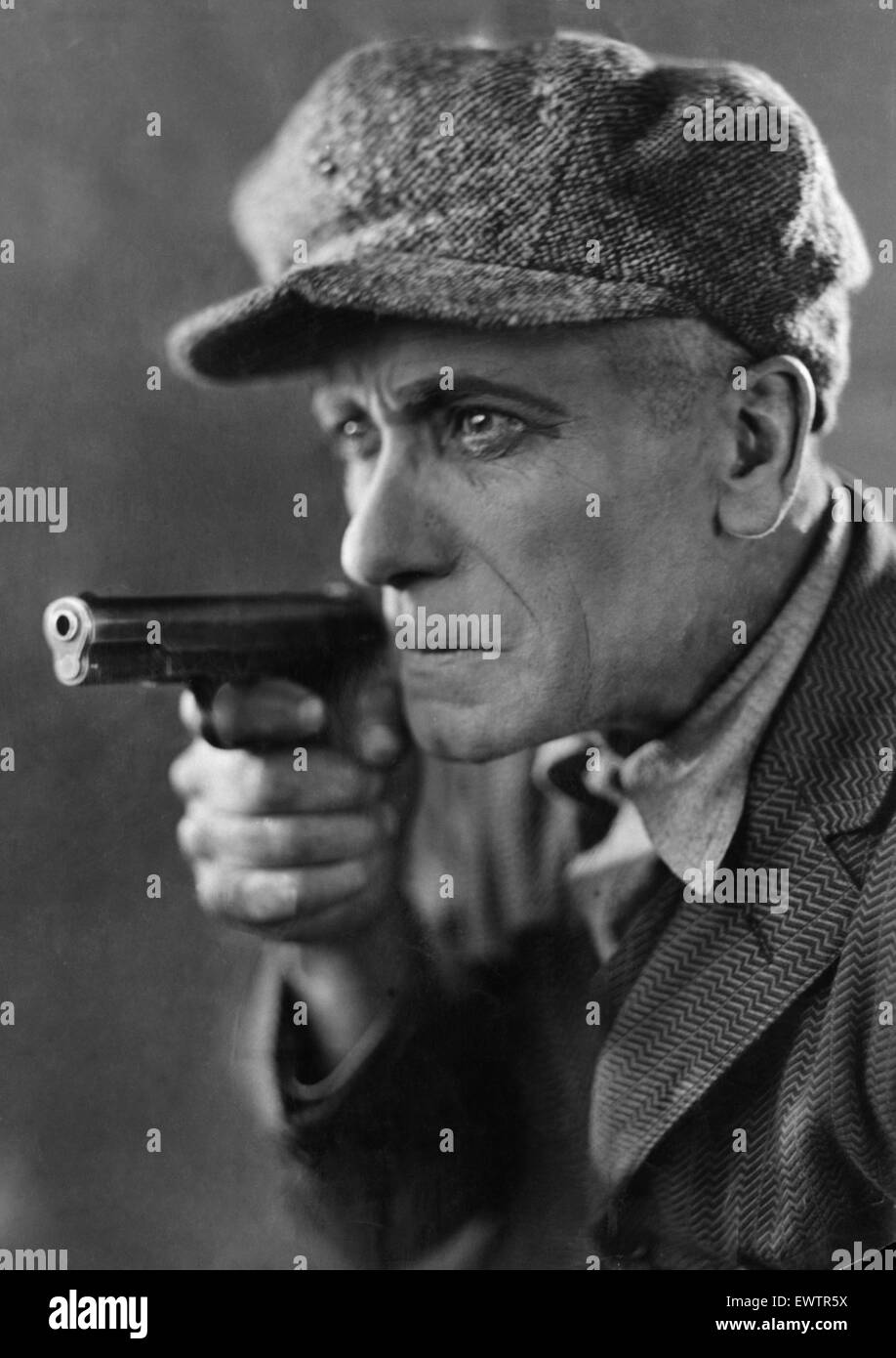 Schauspieler Brinsley Shaw gesehen hier posiert als Benny die Ente, ein Verbrecher im King Vidor Film drei weisen Narren. Ca. August 1923 Stockfoto