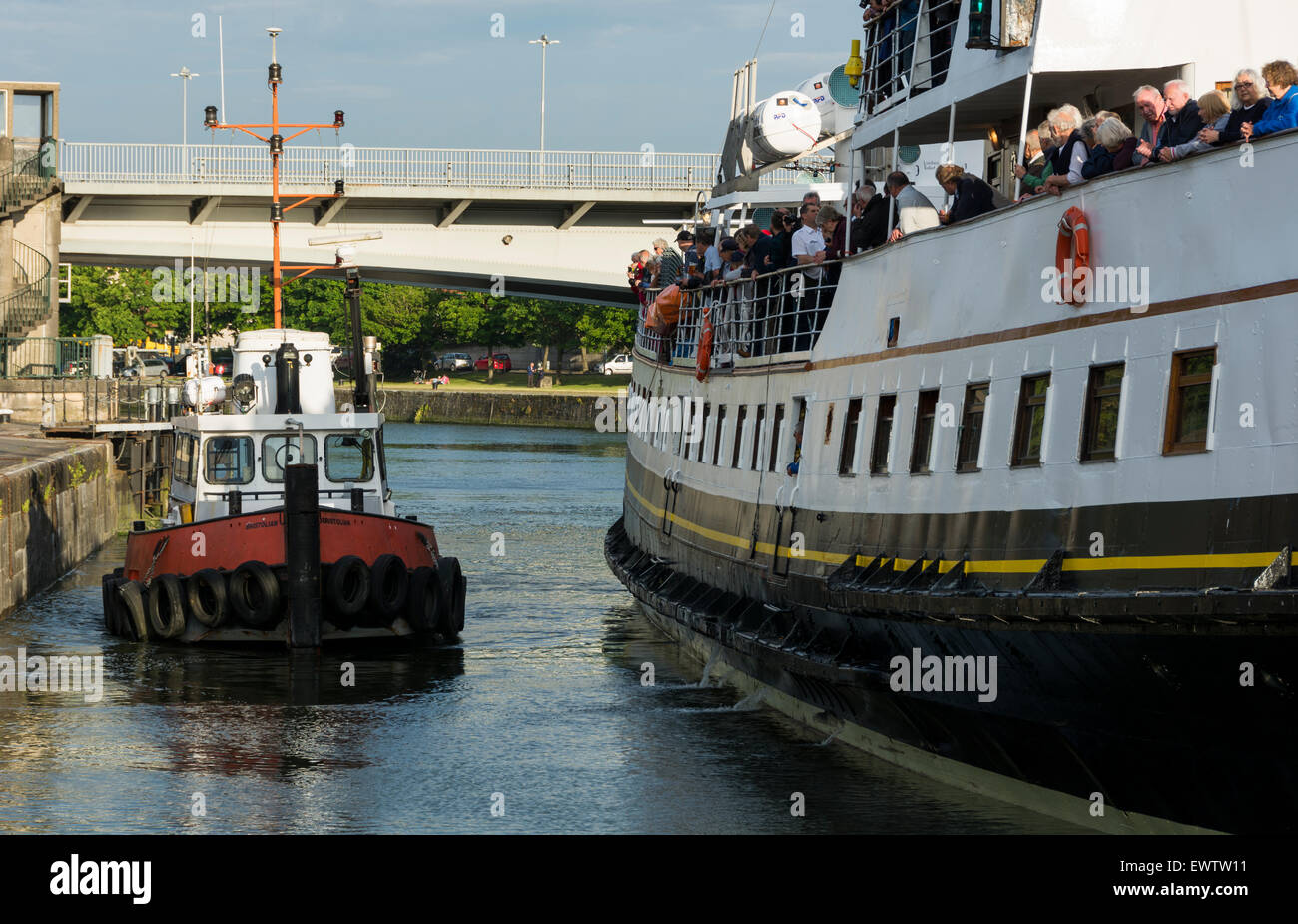 Das erste Segeln von der MV Balmoral nach einer Renovierung und Sanierung in Bristol. Sie verlässt Bristol Docks auf dem Avon. Stockfoto