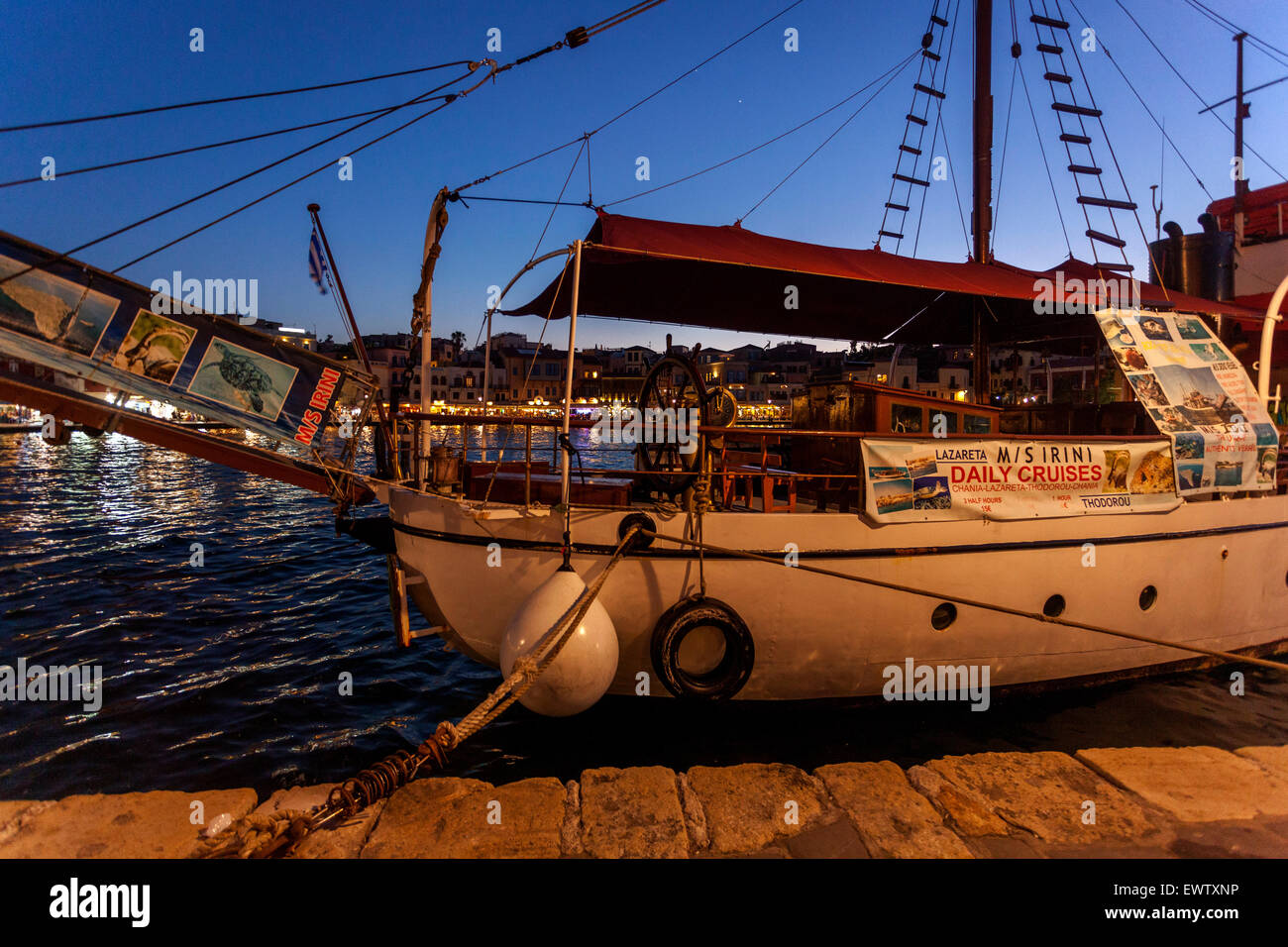 Alten venezianischen Hafen von Chania, Dämmerung, Kreta, griechische Inseln, Griechenland, Europa Stockfoto