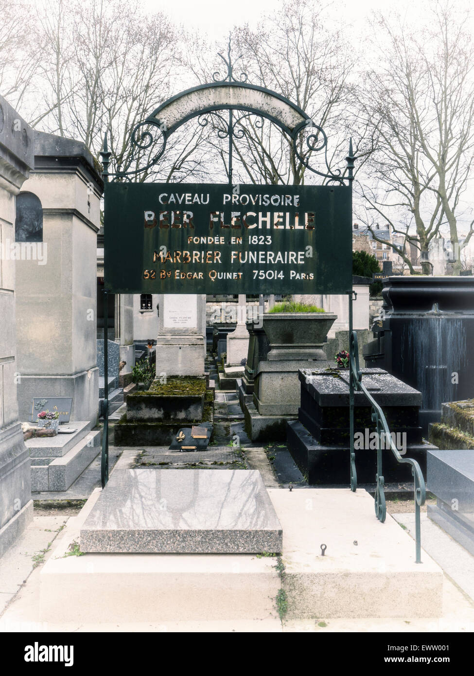 Cimetière du Montparnasse, Montparnasse Friedhof Paris, schwere Werbung plot zur Verfügung Stockfoto