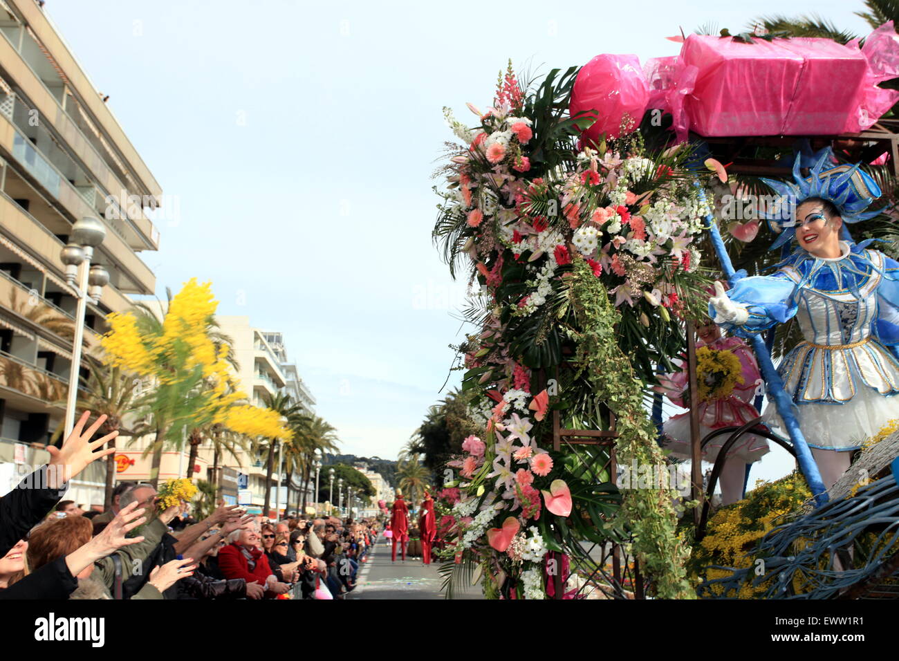 Die Blumenschlacht Bataille des Fleurs, auf der Promenade des Anglais in Nizza Stadt, Frankreich Stockfoto