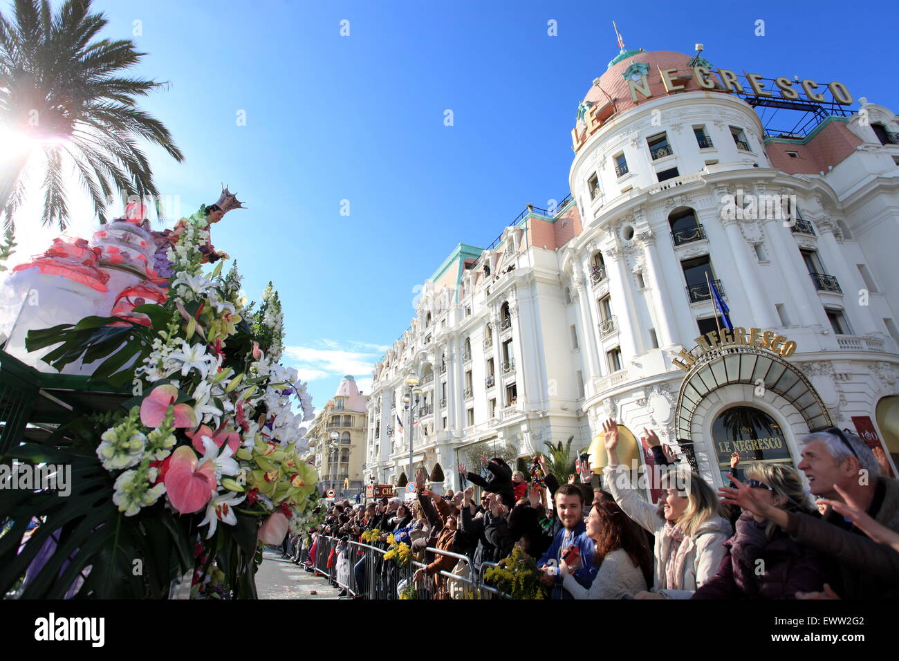 Die Blumenschlacht Bataille des Fleurs, auf der Promenade des Anglais in Nizza Stadt, Frankreich Stockfoto