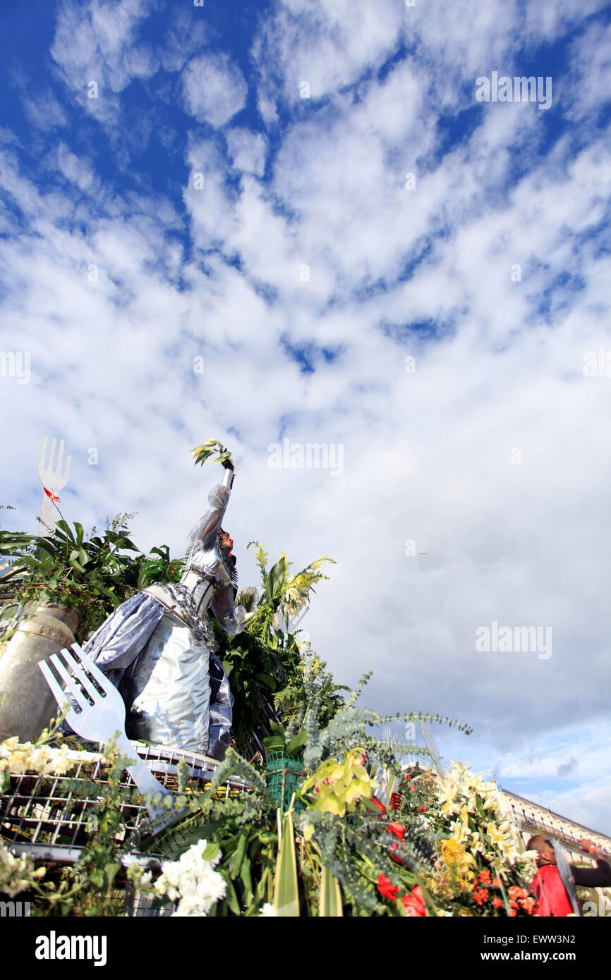 Die Blumenschlacht Bataille des Fleurs, auf der Promenade des Anglais in Nizza Stadt, Frankreich Stockfoto
