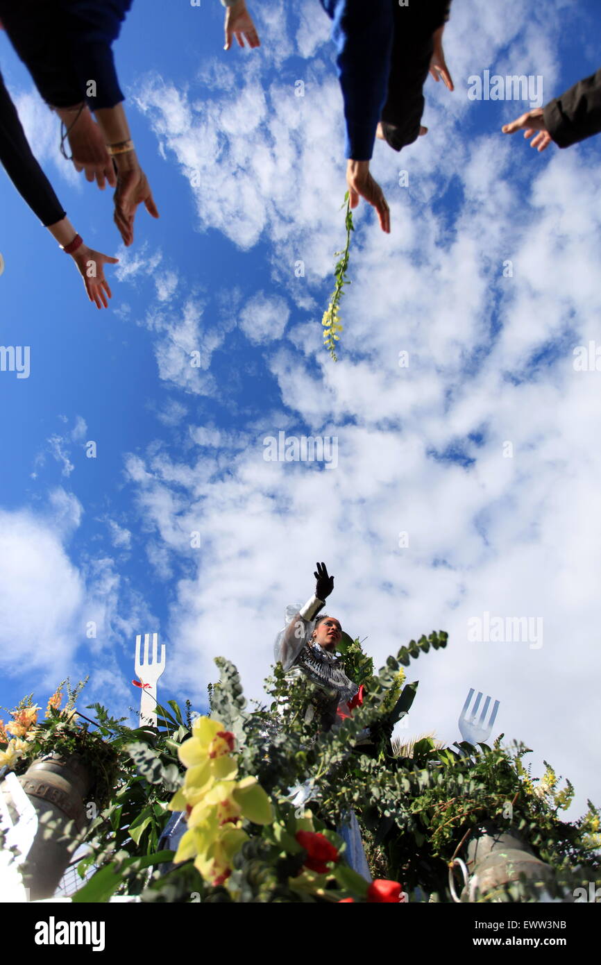 Die Blumenschlacht Bataille des Fleurs, auf der Promenade des Anglais in Nizza Stadt, Frankreich Stockfoto
