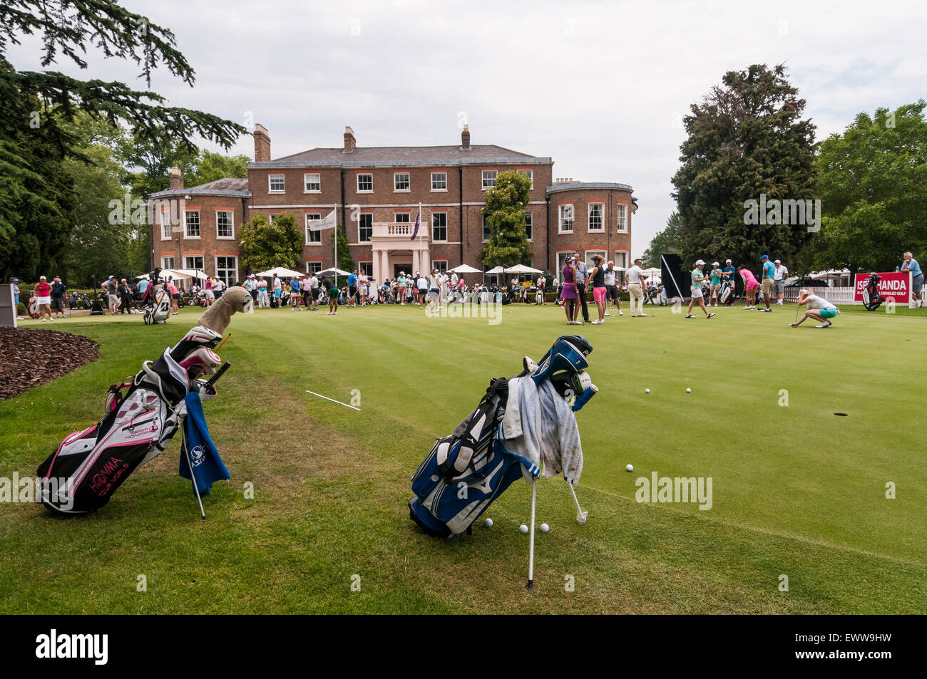 London, UK. 1. Juli 2015. Pro-am Tag des ISPS HANDA Ladies European Masters auf dem Golfplatz in Buckinghamshire.  Die Hauptveranstaltung findet 2 bis 5 Juli. Bildnachweis: Stephen Chung / Alamy Live News Stockfoto