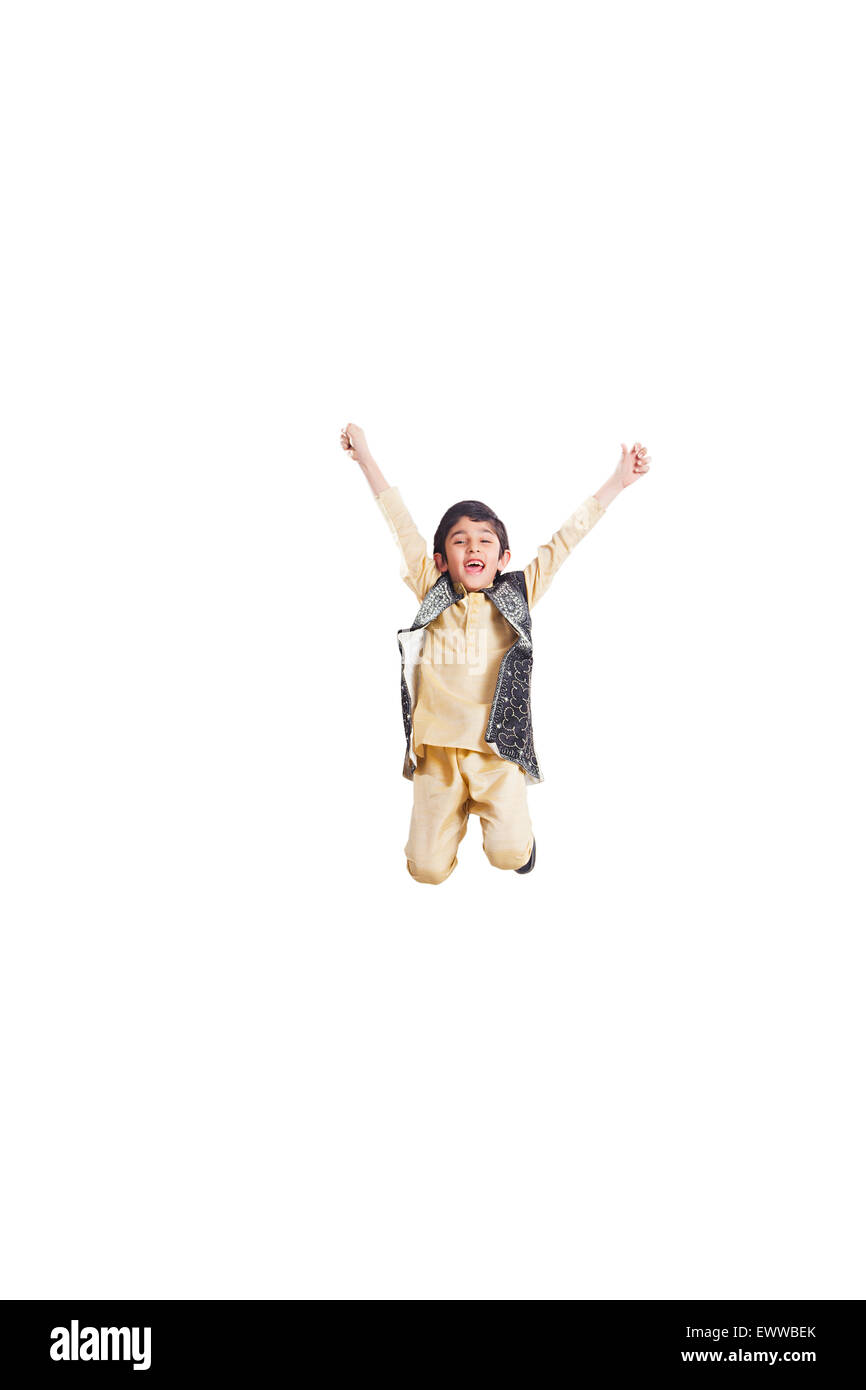 1 indische Kind junge Jumping Stockfoto
