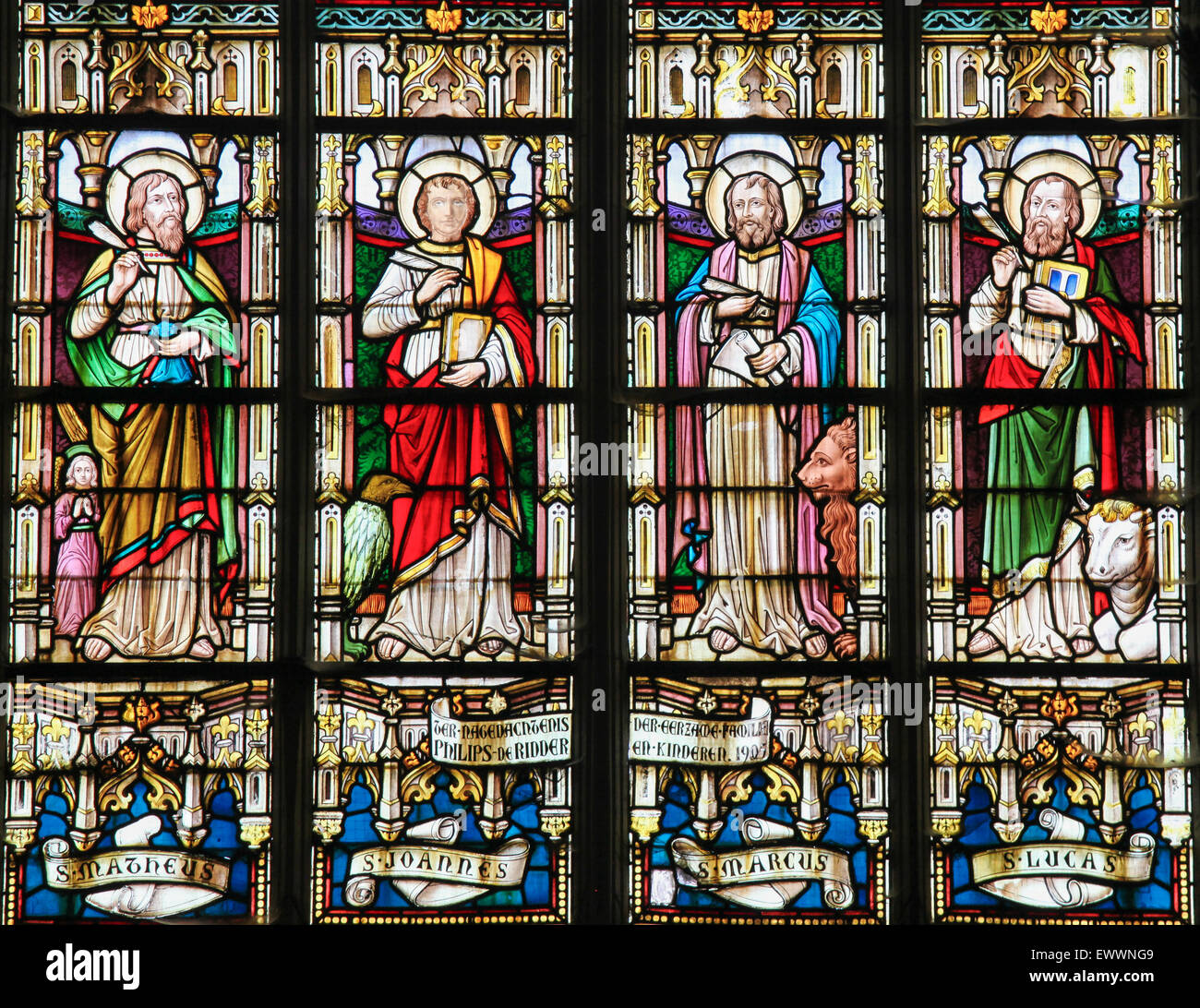 Glasmalerei-Fenster Darstellung der vier Evangelisten, Matthäus, Johannes, Sankt Markus und Lukas Stockfoto