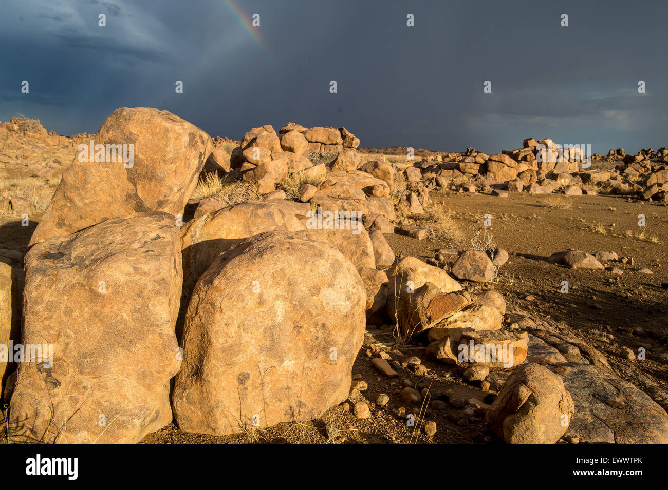 Keetmanshoop, Namibia, Afrika - Riesen Spielplatz, haufenweise große auswarfen Felsen. Stockfoto