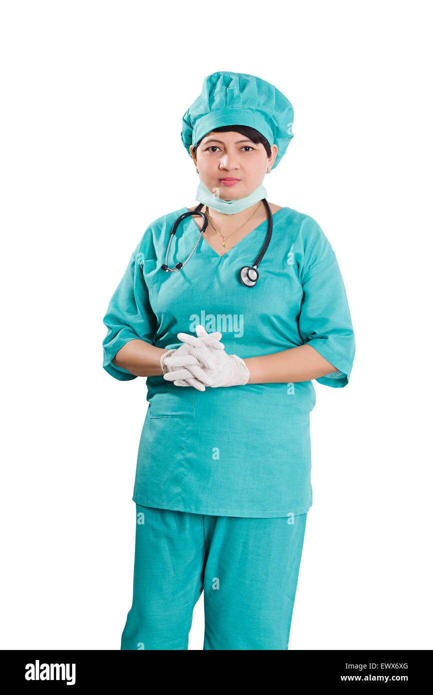1 indische Chirurgen Frau Doktor stehende pose Stockfoto