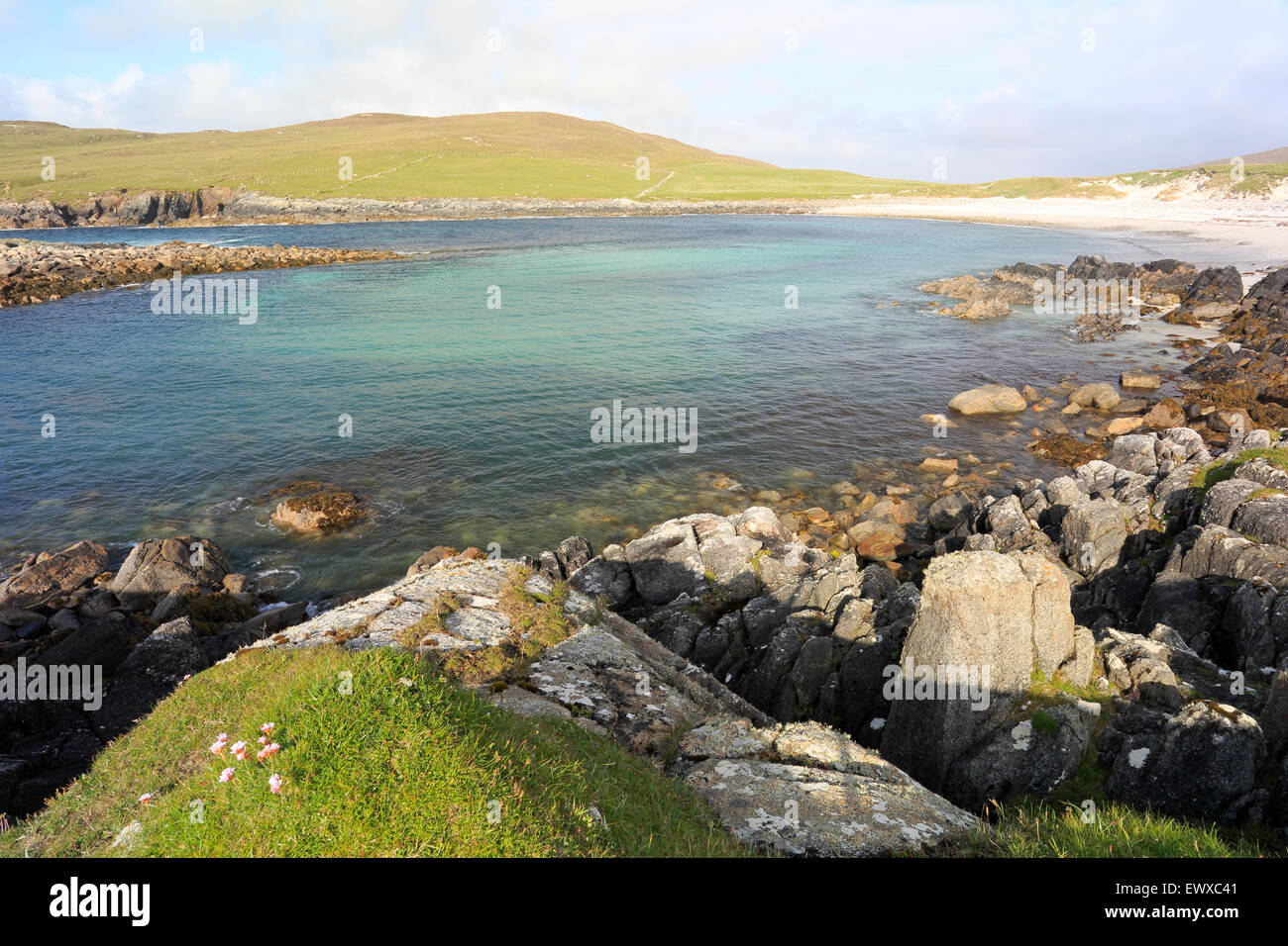 Blick auf sandigen Bucht hören Griminish Point North Uist im Sommer Stockfoto