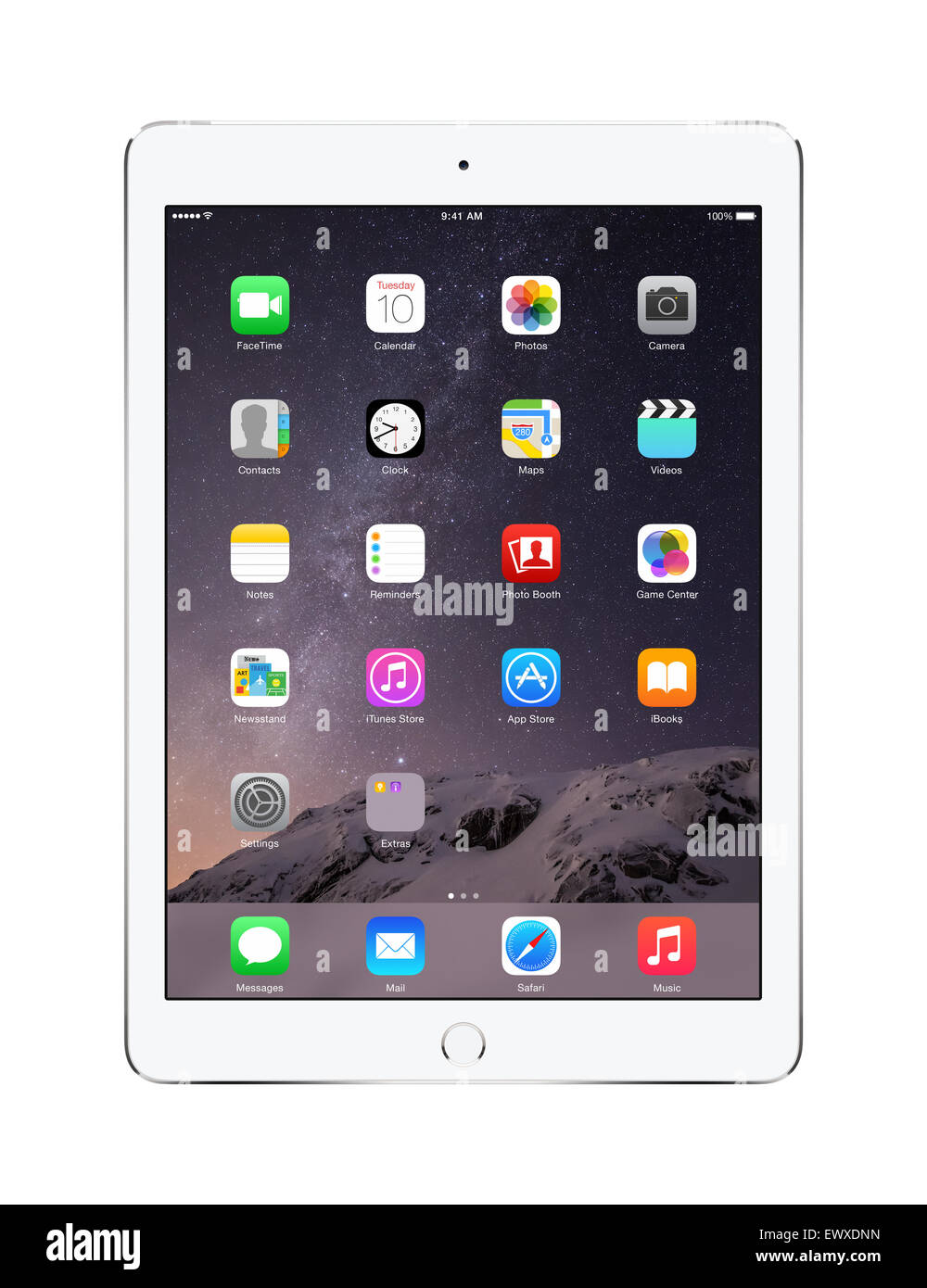 Varna, Bulgarien - 2. Februar 2014: Vorderansicht Silber Apple iPad Air 2 mit Touch ID iOS 8 Homescreen anzeigen Stockfoto