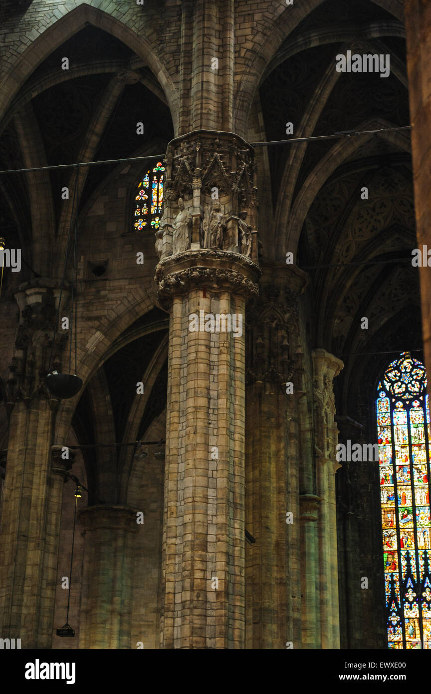 Mailand, Italien - 20. März 2015: Innerhalb des Dom. Stockfoto