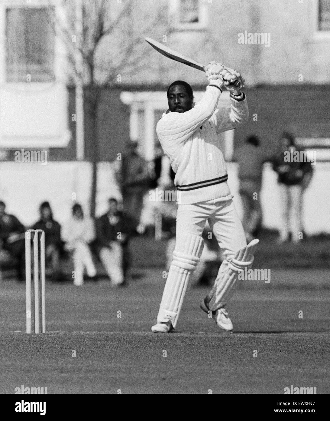 West Indies Cricket-Spieler, die Richards in Aktion bei Riston County Cricket club, wo die Saison 1987 in der Lancashire League spielen als der Club Profi nach seiner Entlassung aus Somerset verbrachte. Er ging in der Vorbereitung für die West Indies Tour der ATZ Stockfoto